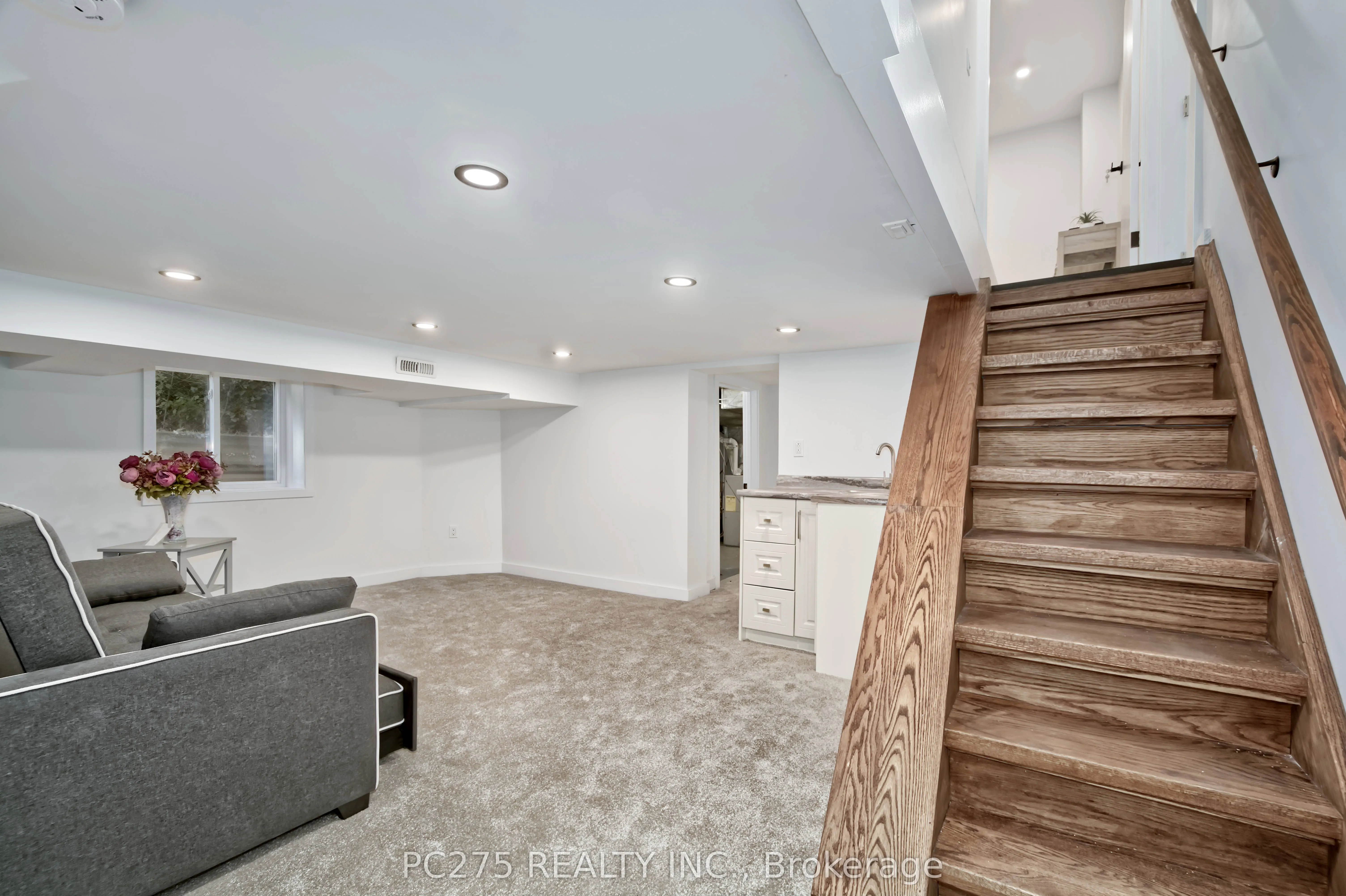 549 Quebec Street