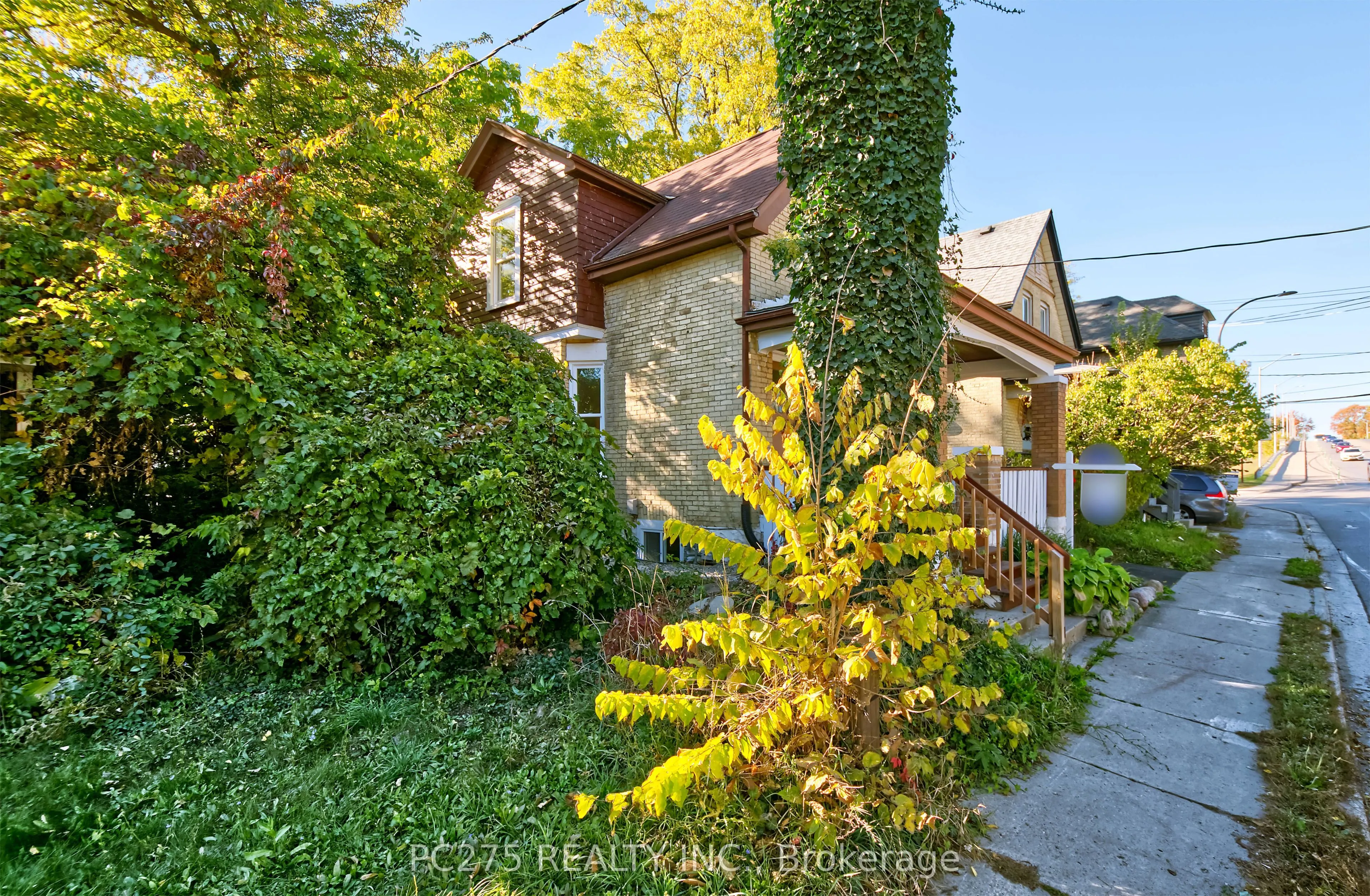 549 Quebec Street