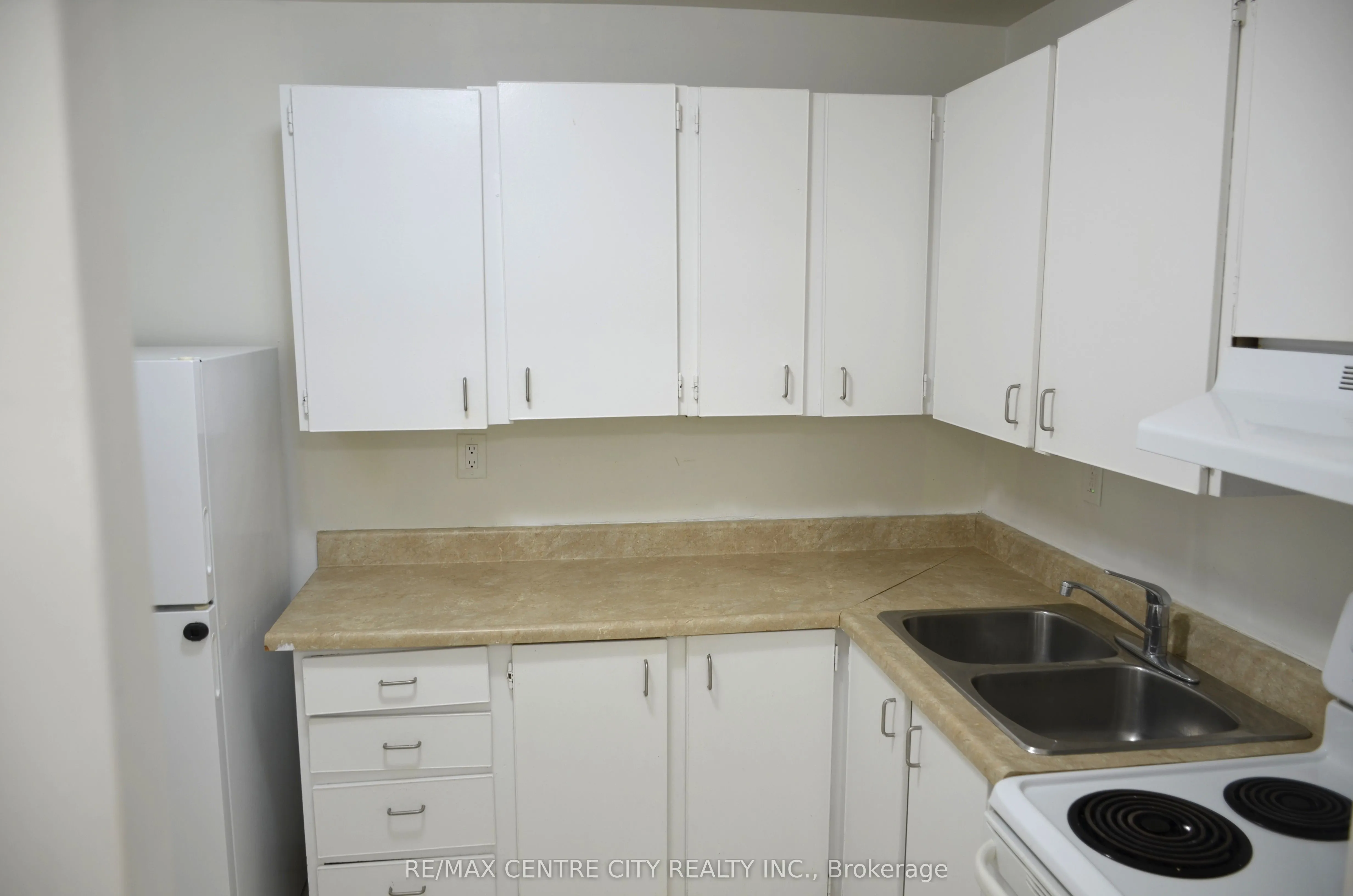573 Mornington Avenue, #801