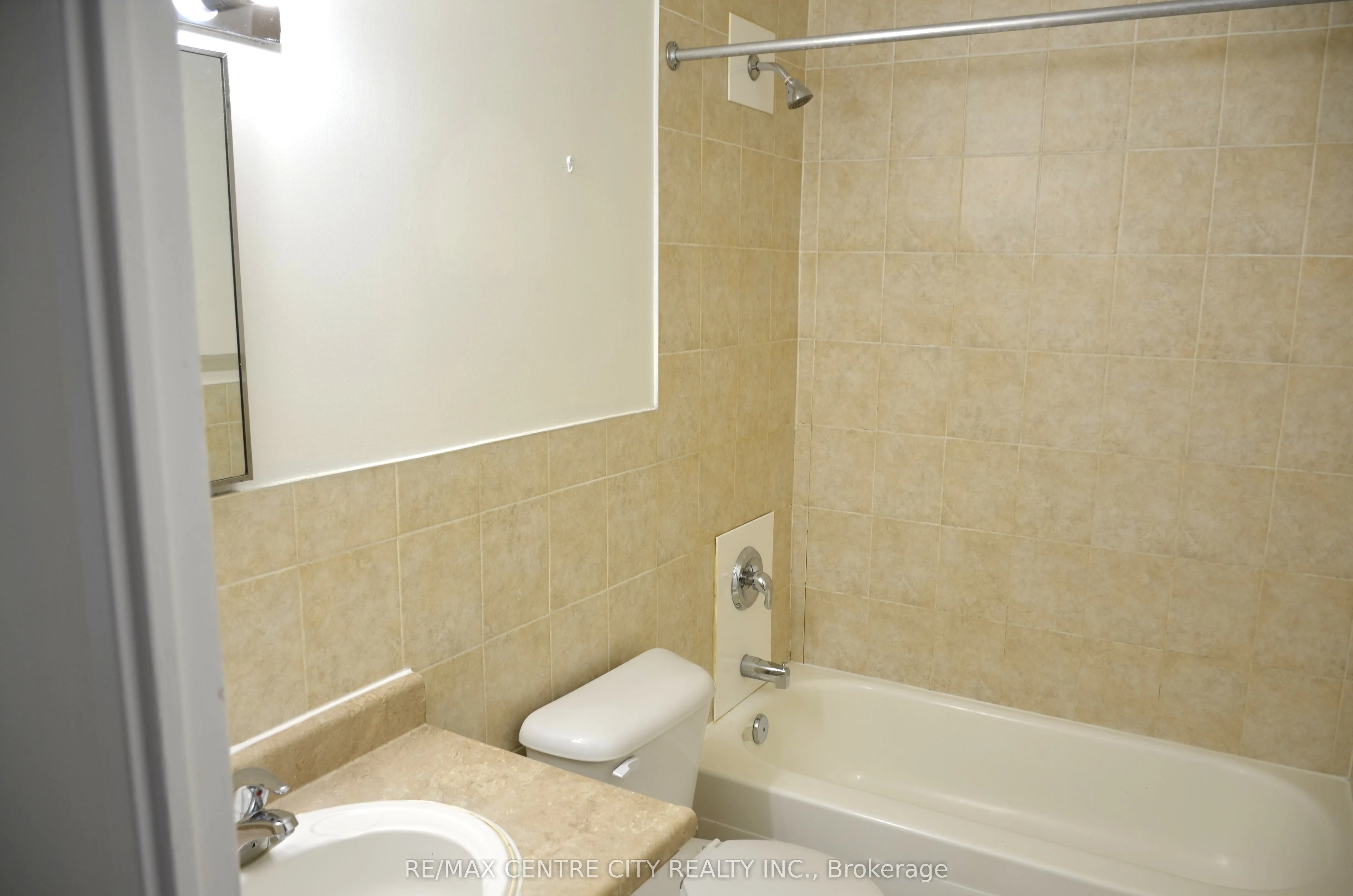 573 Mornington Avenue, #801