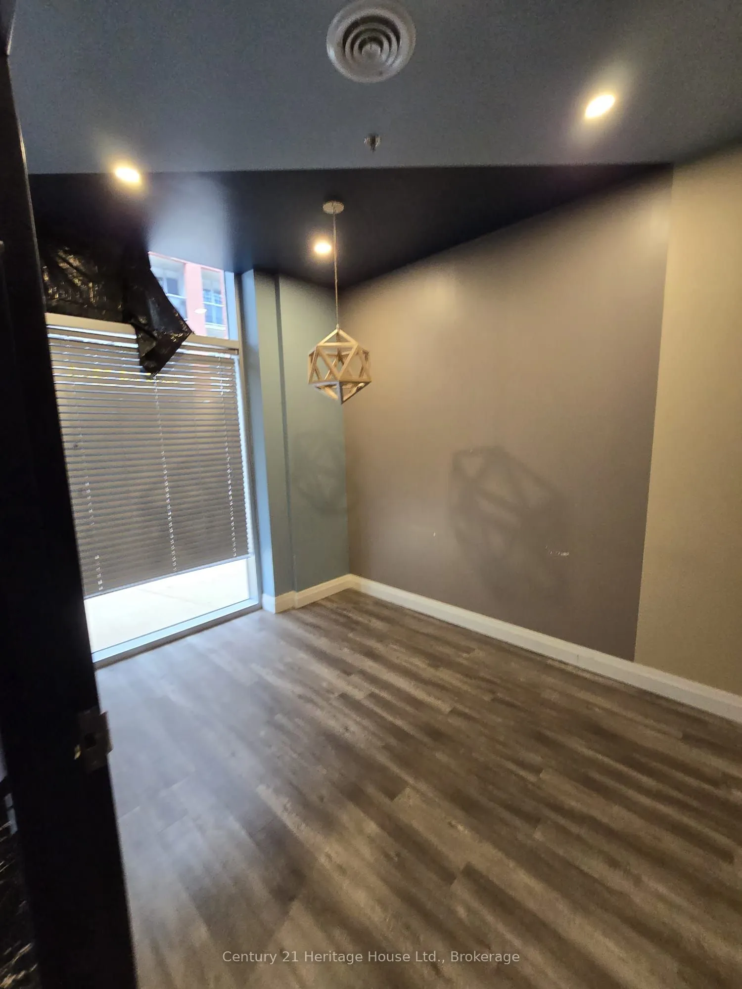 130 COLUMBIA Street W, #216