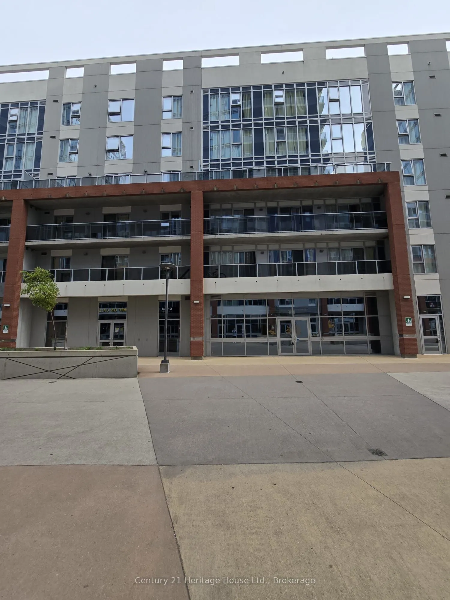 130 COLUMBIA Street W, #216