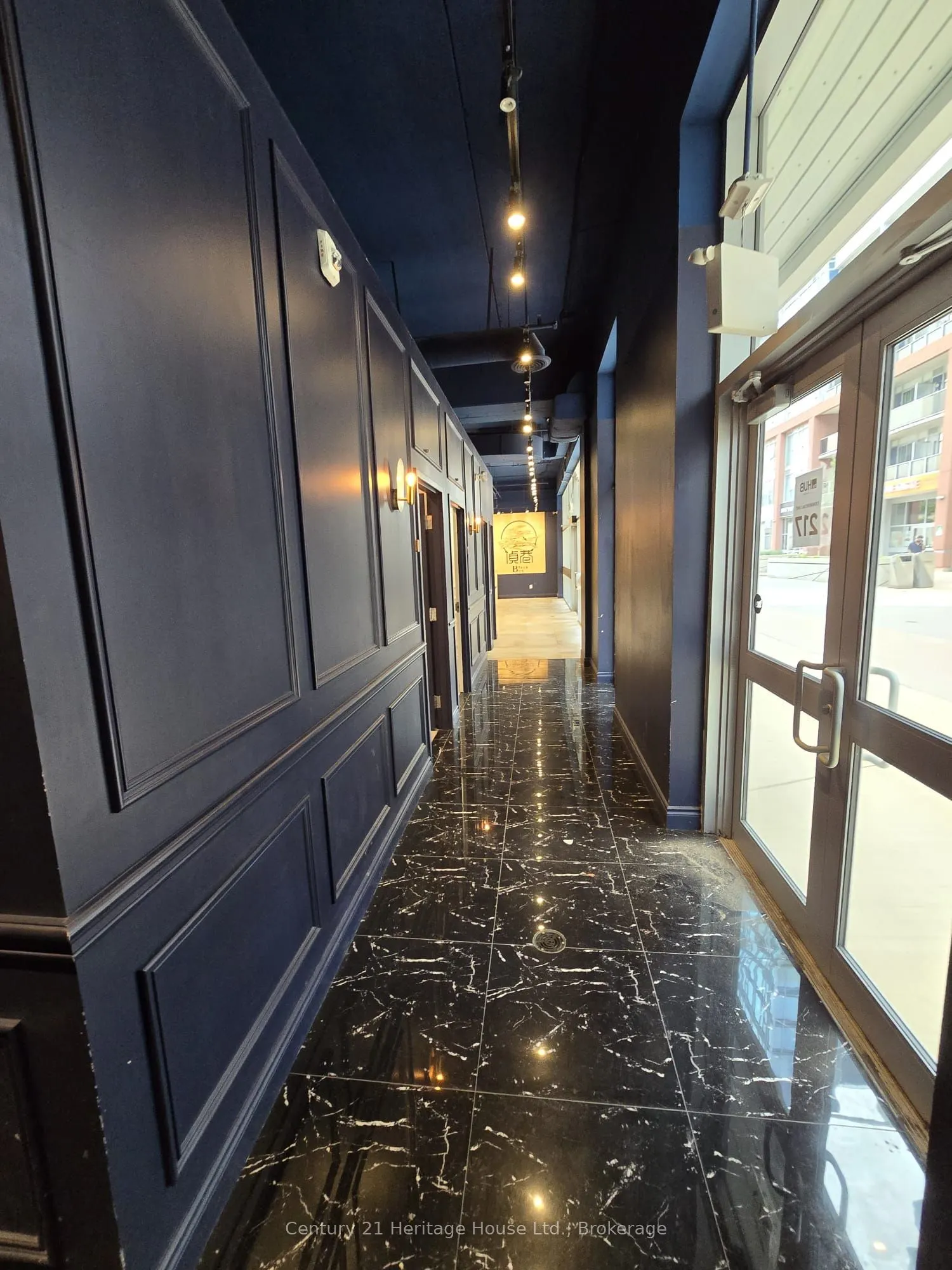 130 COLUMBIA Street W, #216