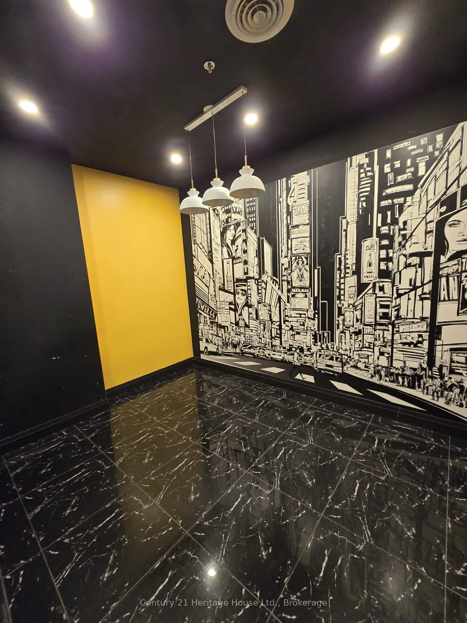 130 COLUMBIA Street W, #216