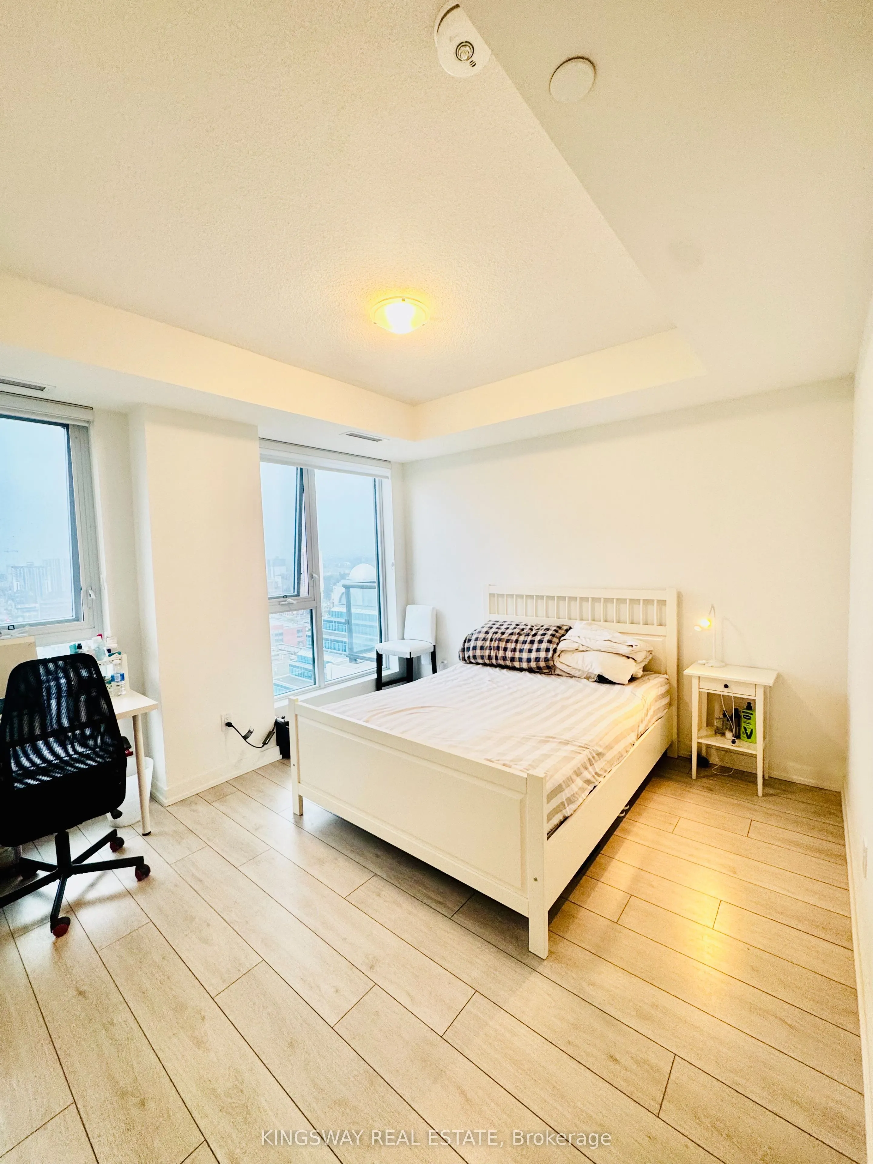 55 Duke Street W, #1807