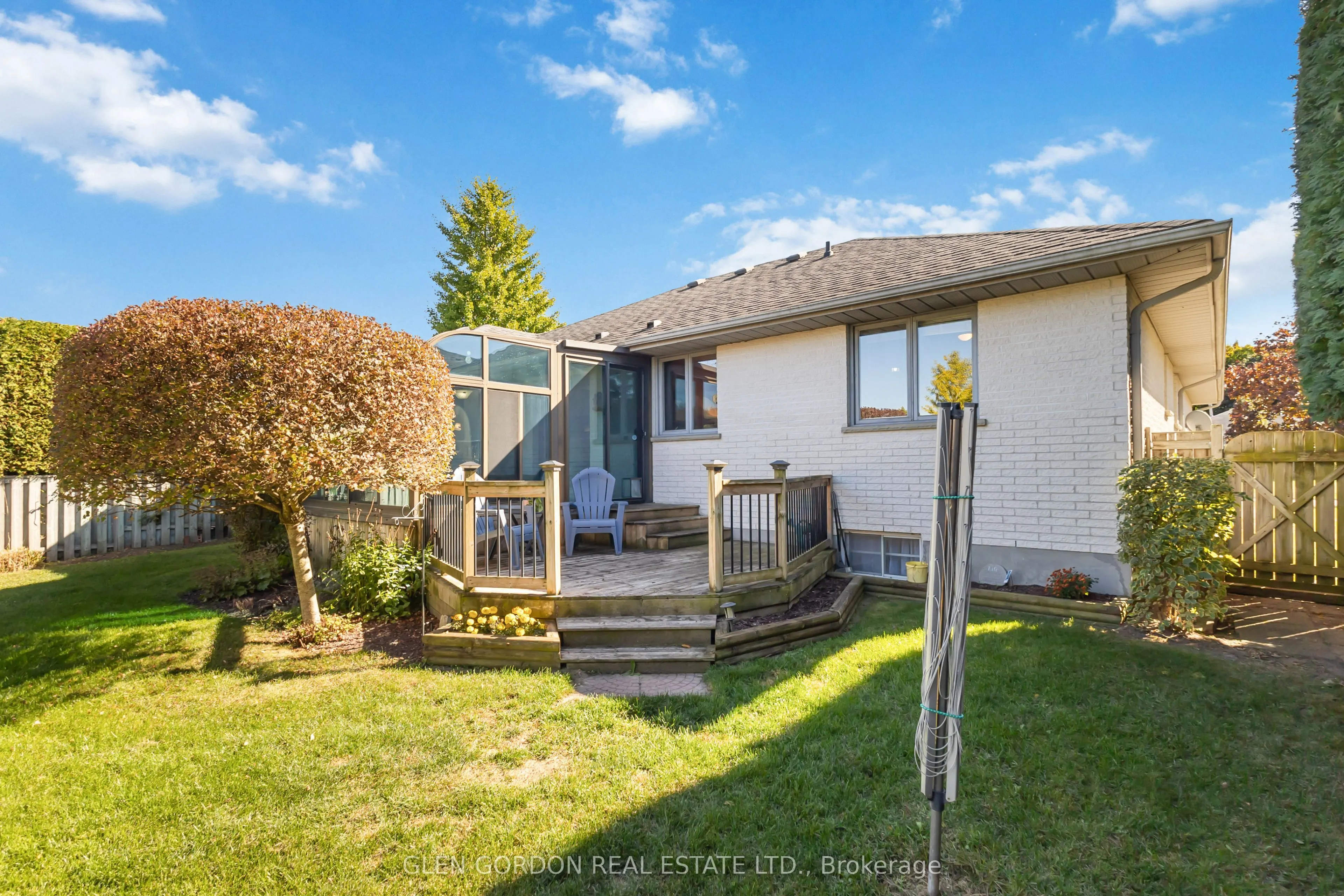 71 Parkview Crescent