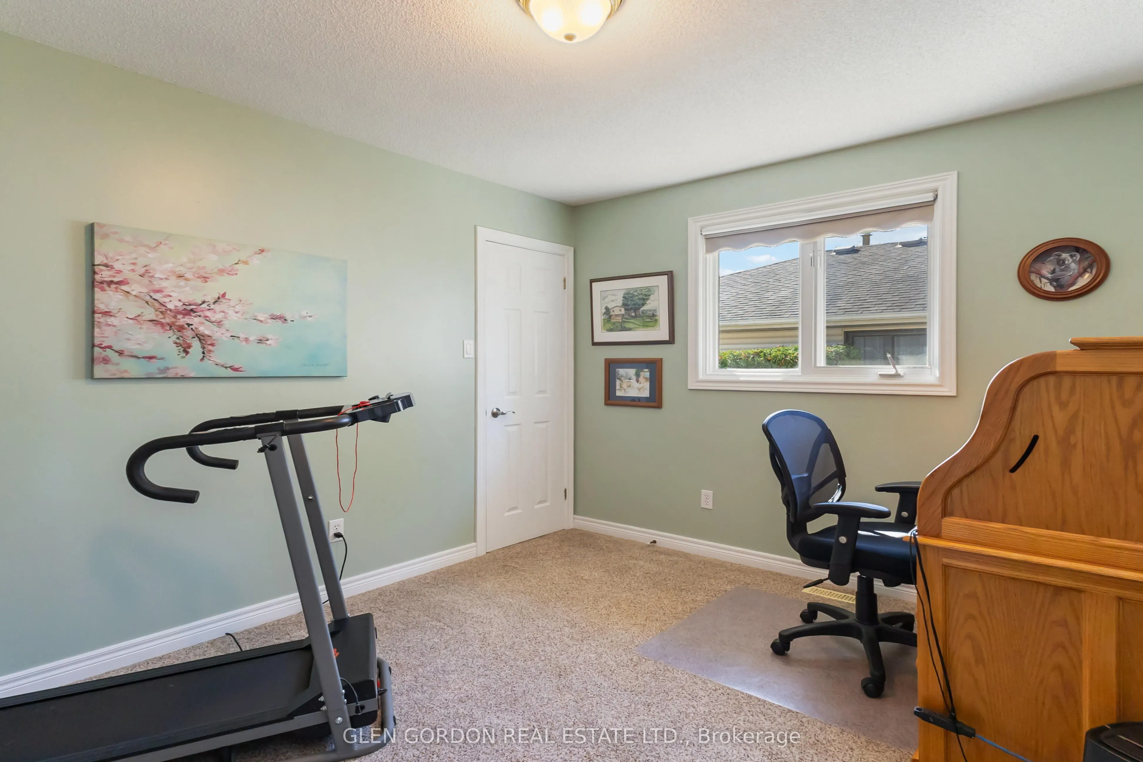71 Parkview Crescent