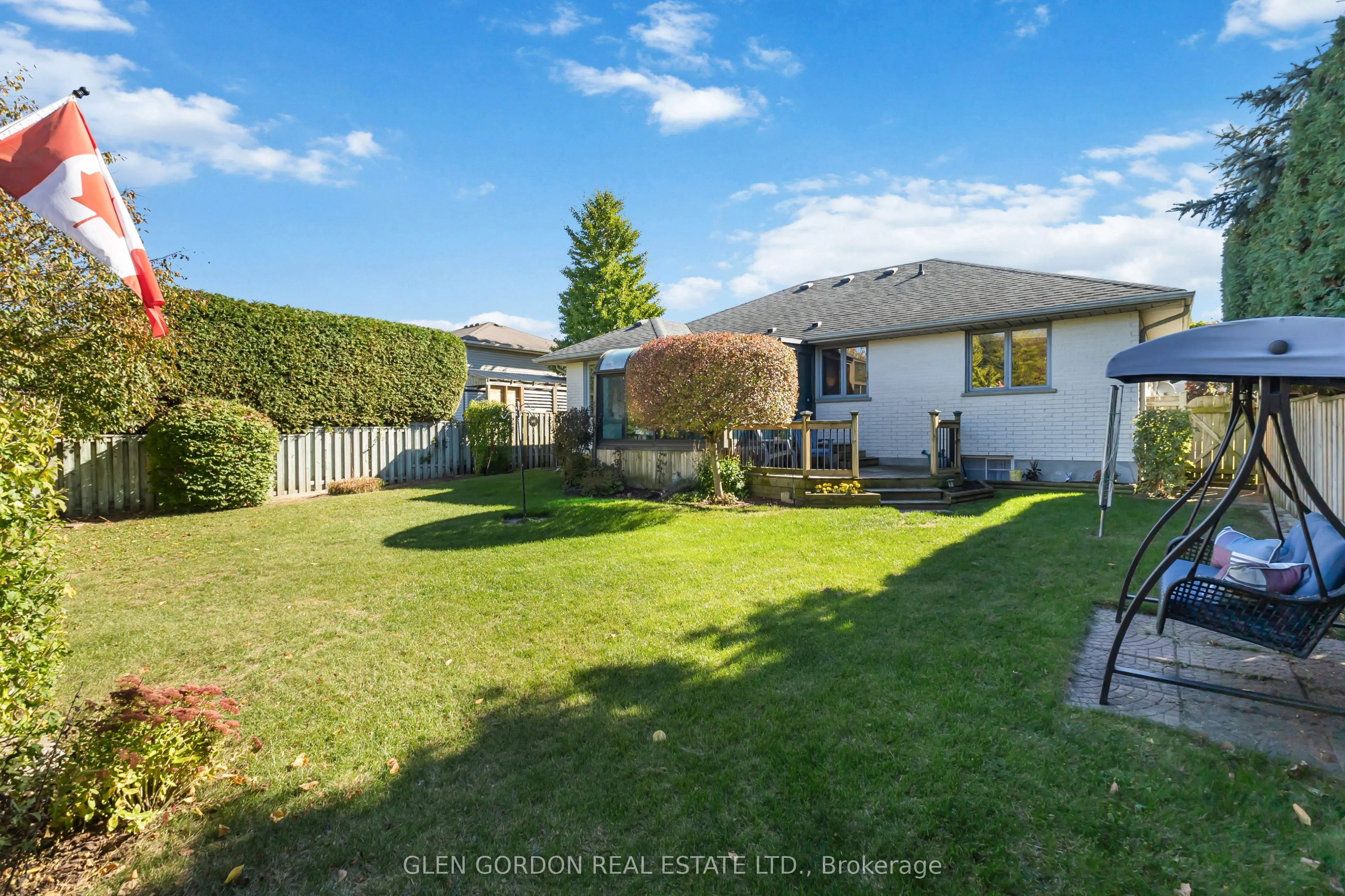 71 Parkview Crescent