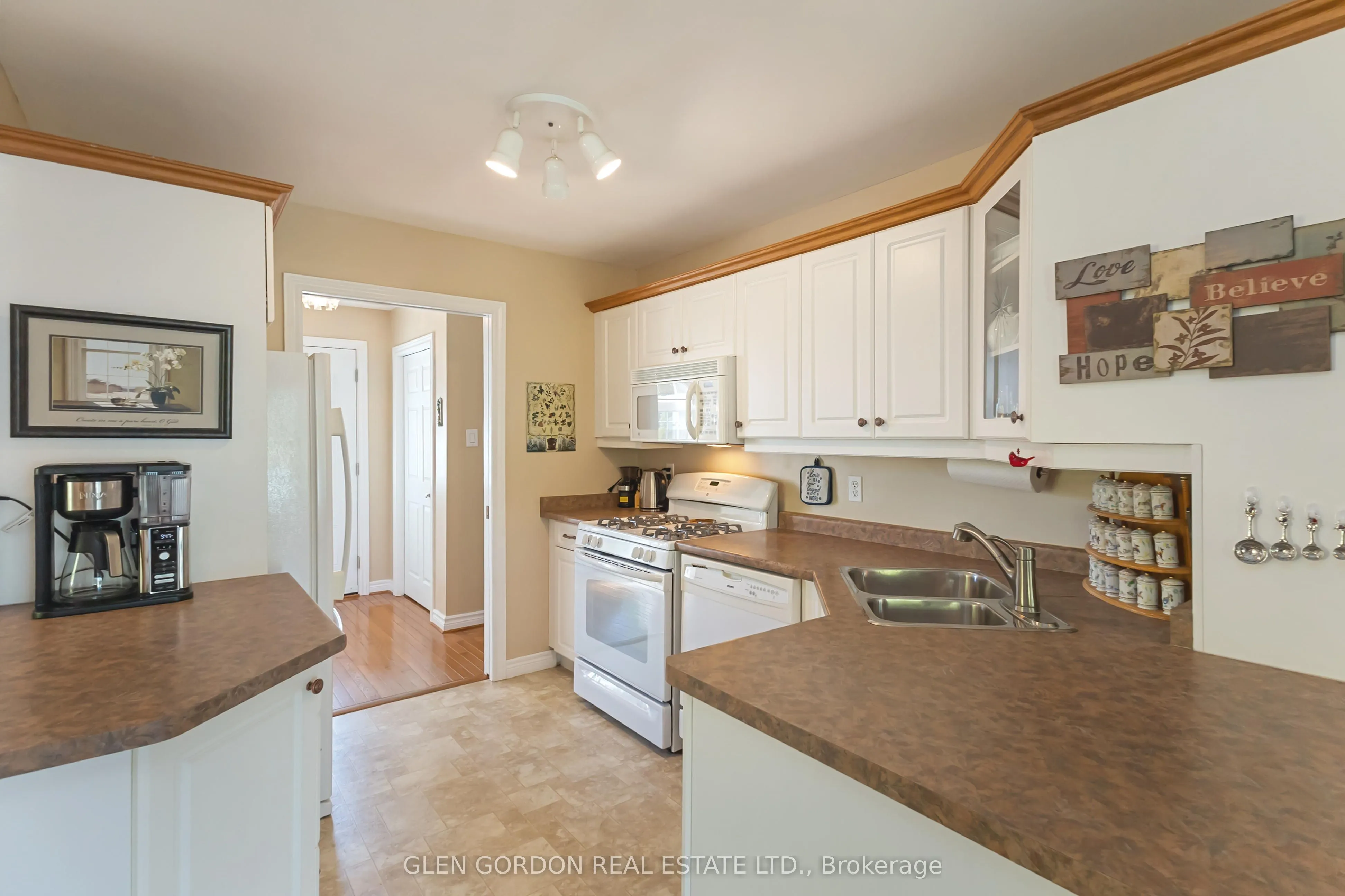71 Parkview Crescent
