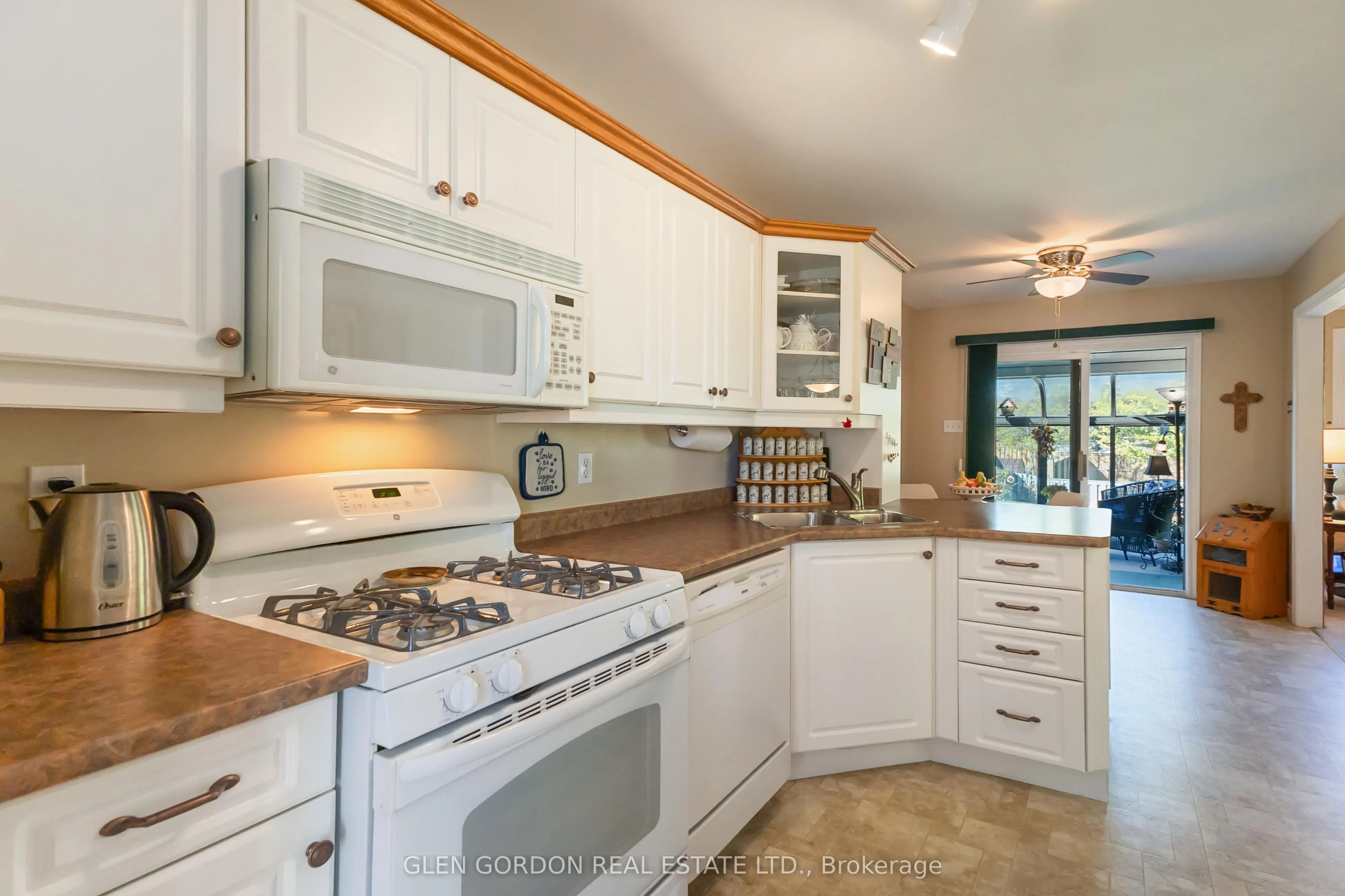 71 Parkview Crescent