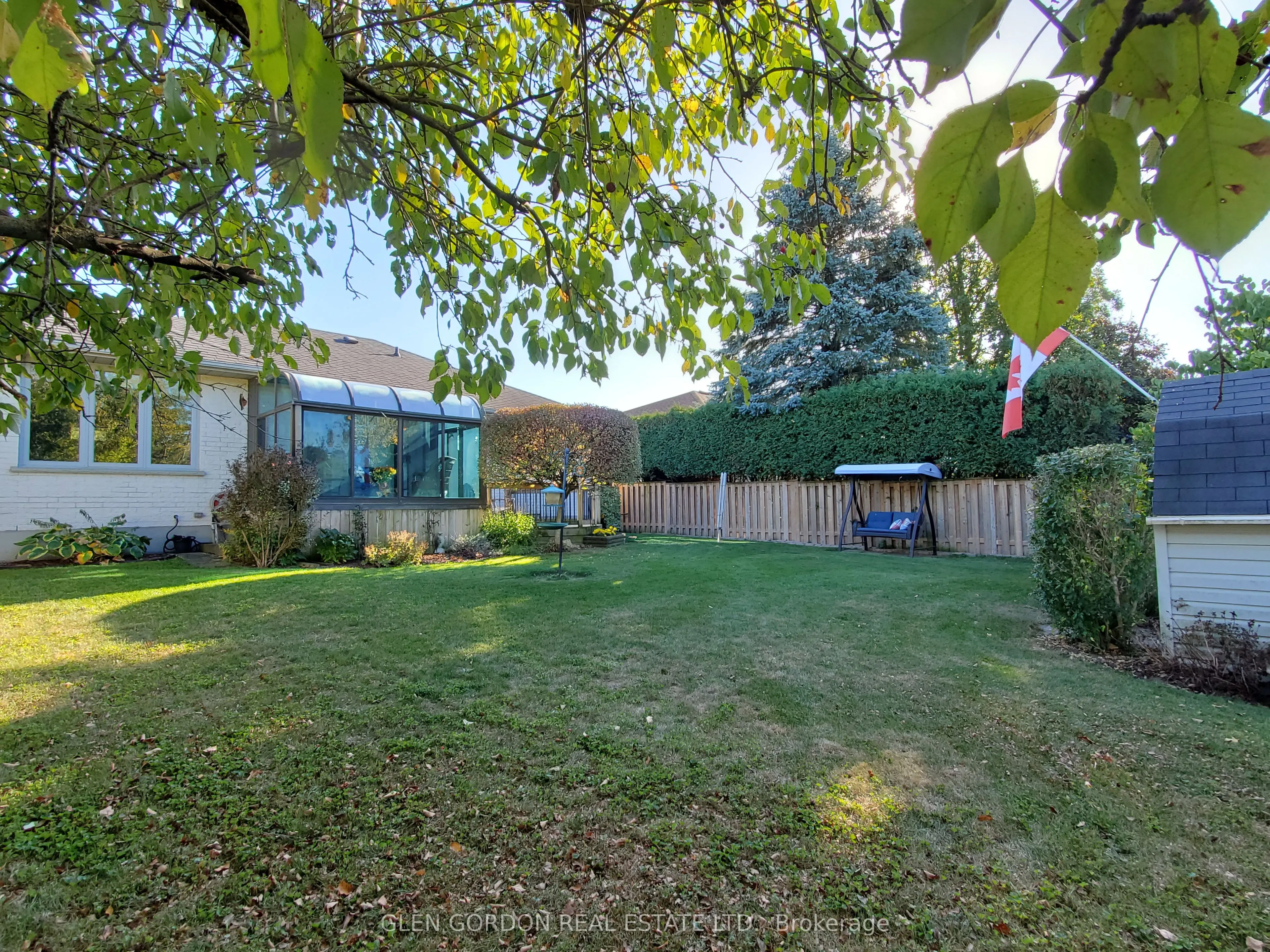 71 Parkview Crescent