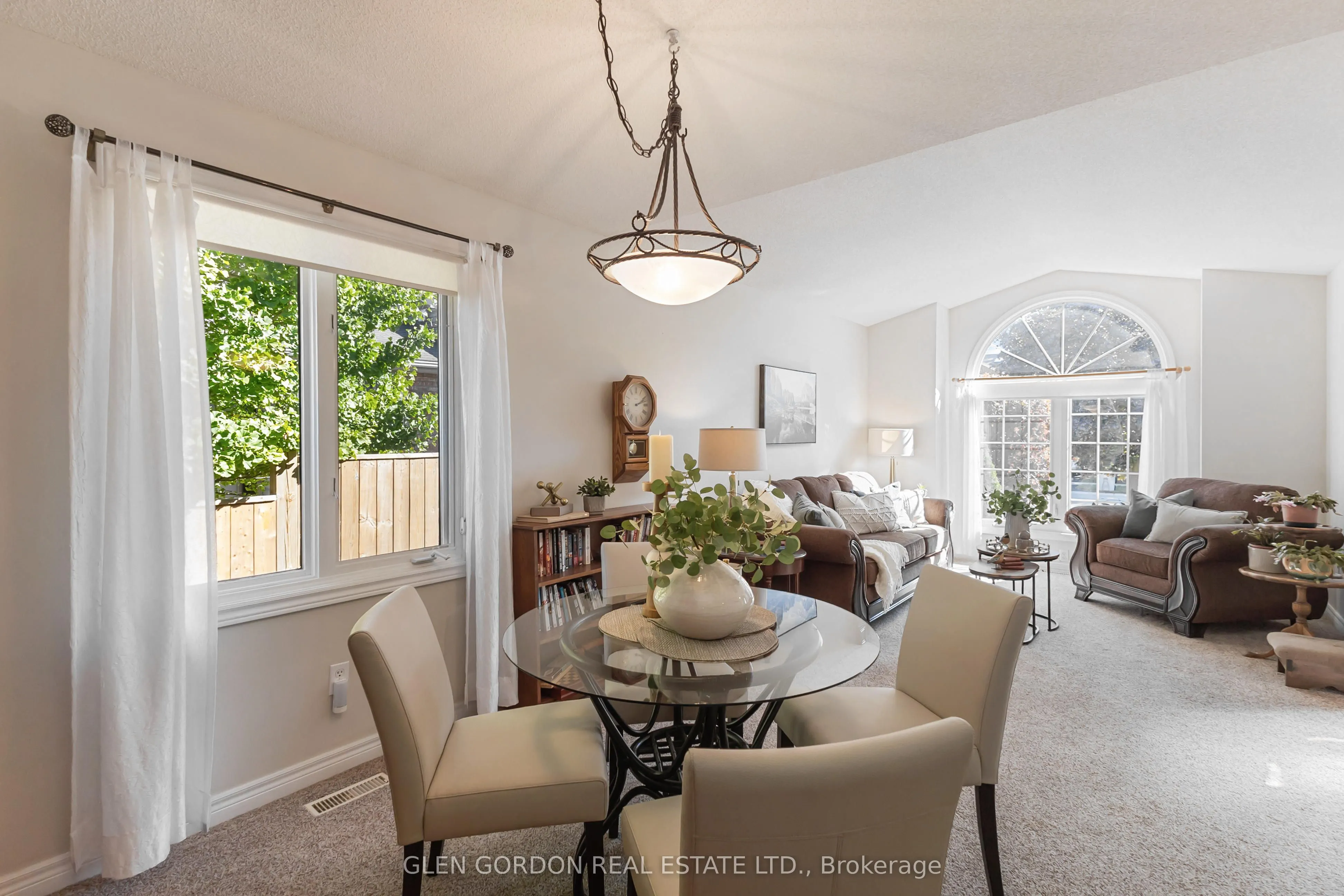 71 Parkview Crescent