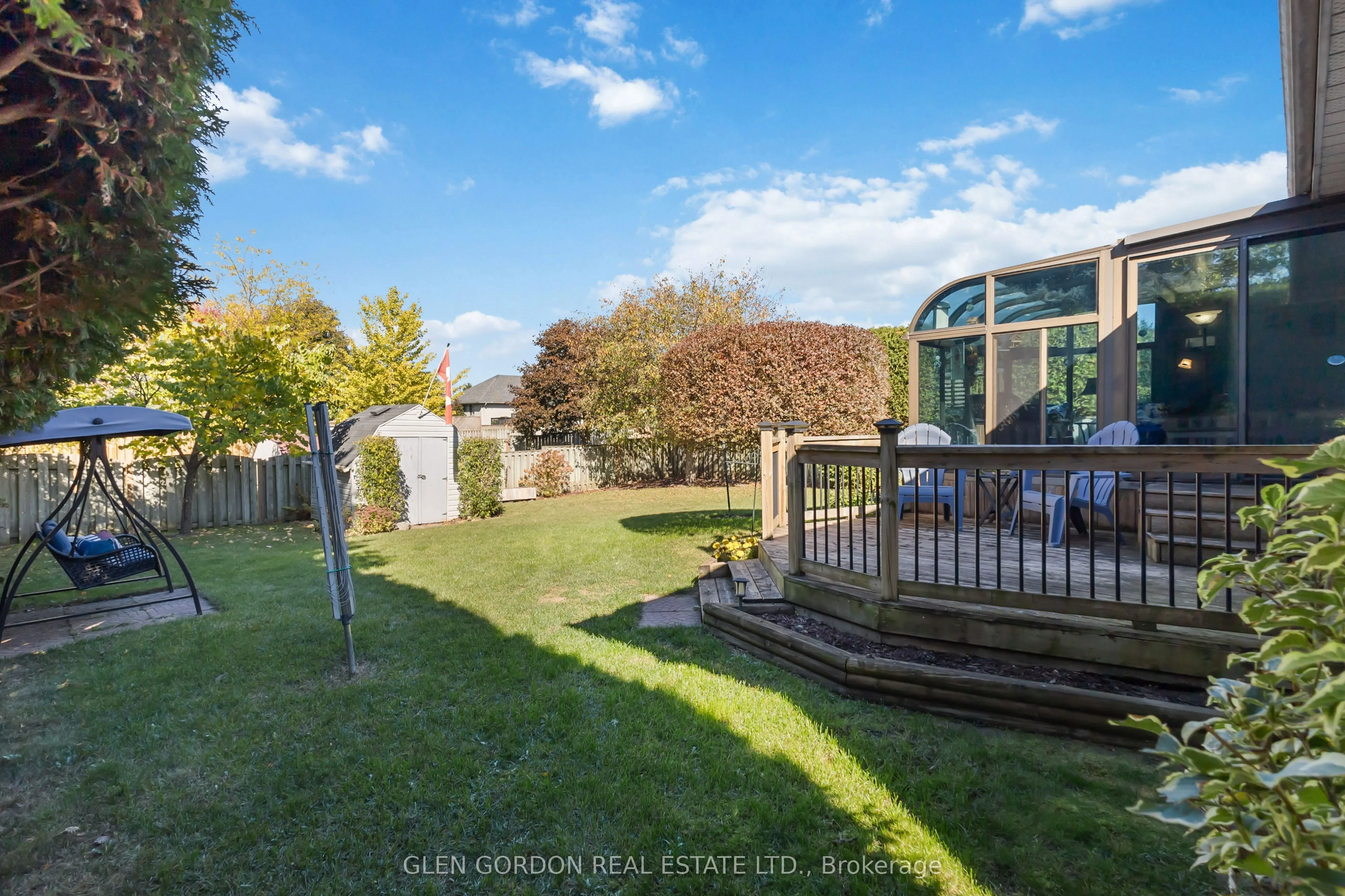 71 Parkview Crescent