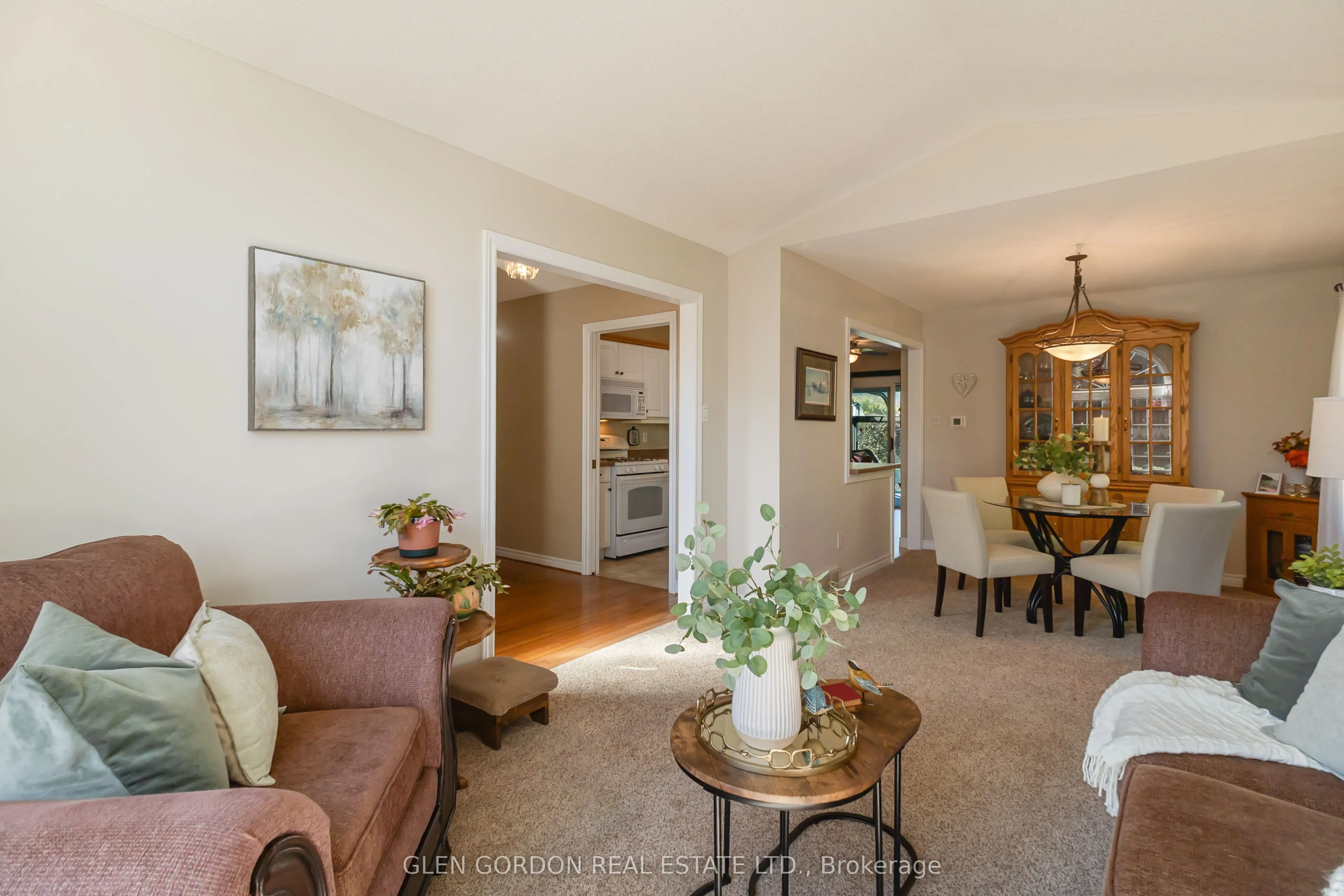 71 Parkview Crescent