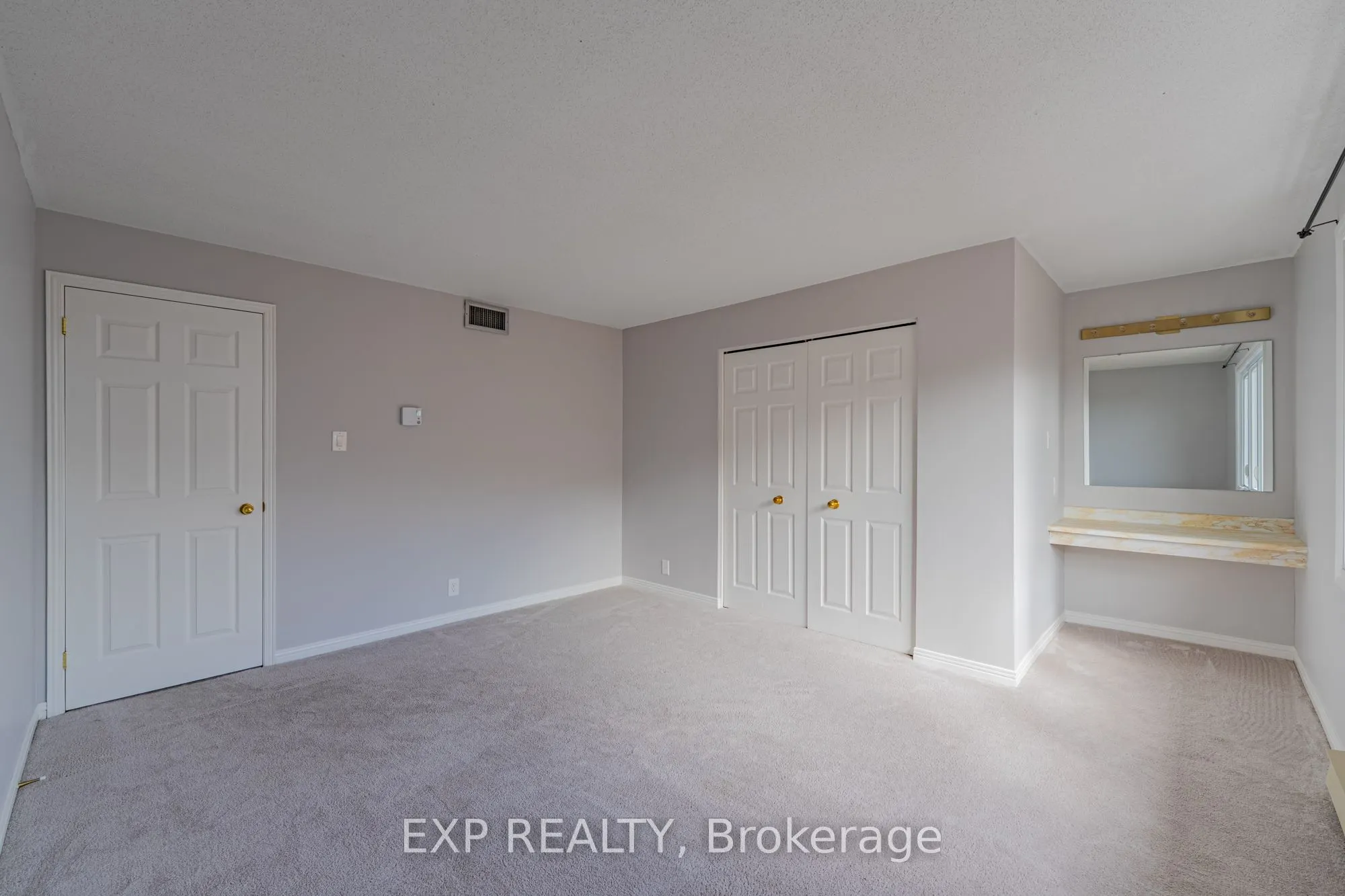 208 STRATAS Court, #208