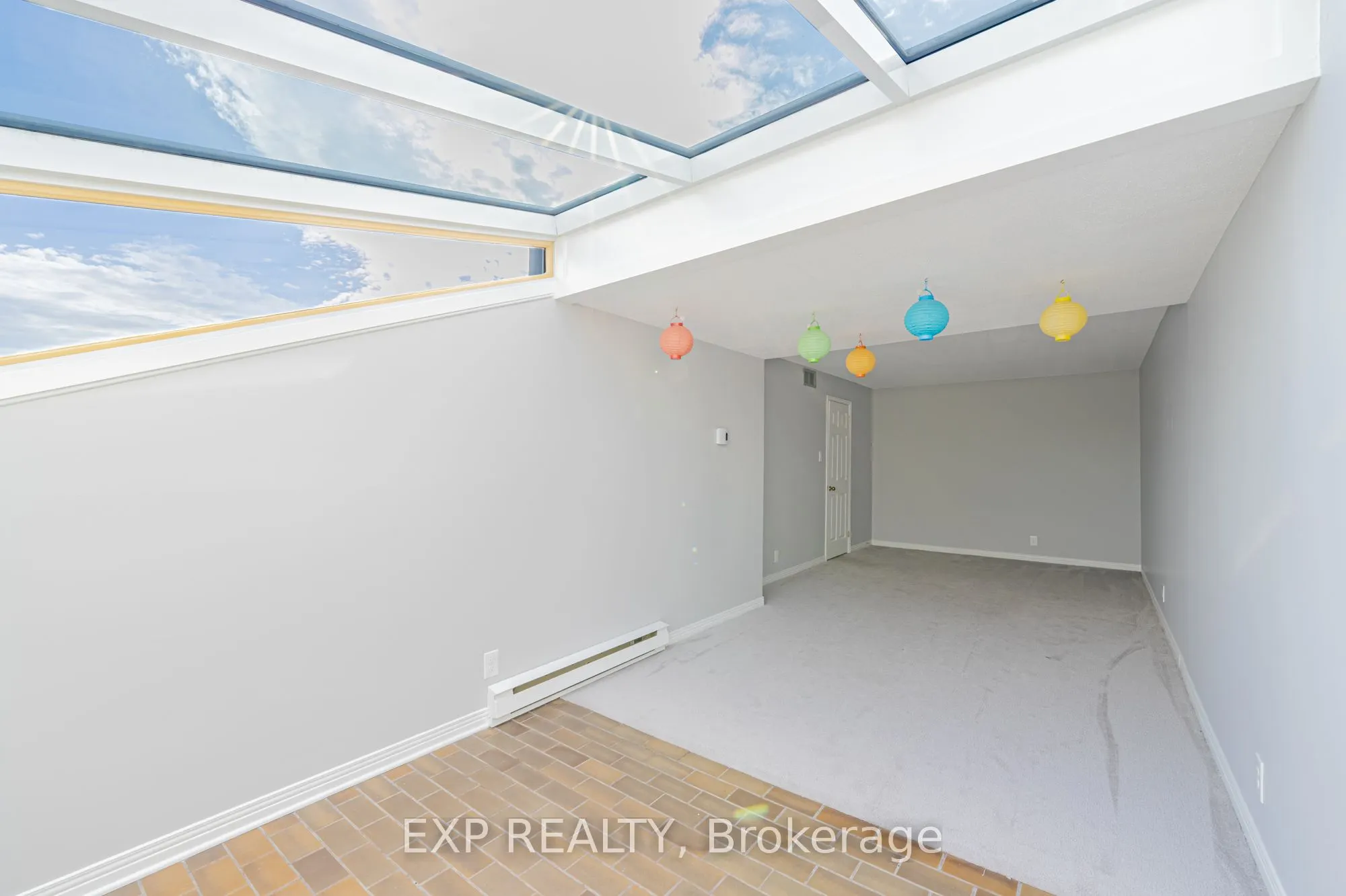 208 STRATAS Court, #208