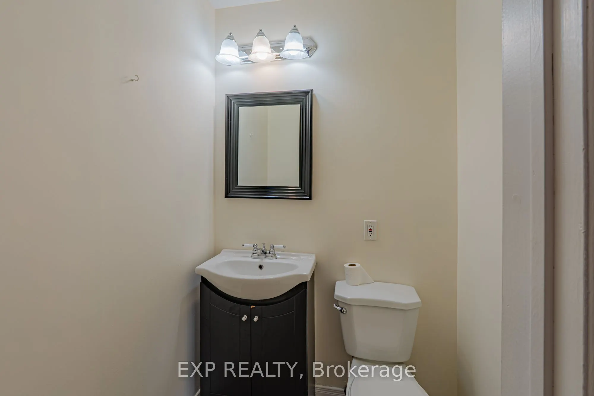 208 STRATAS Court, #208