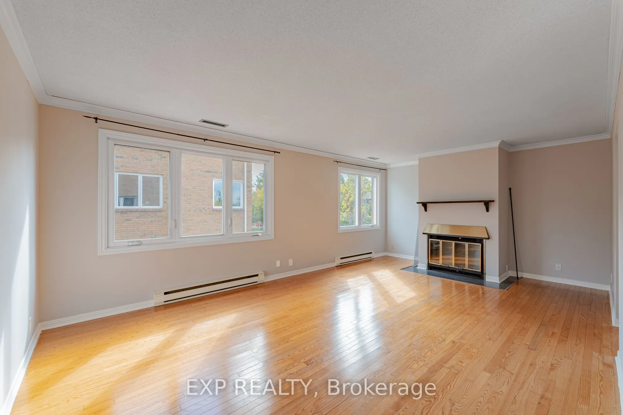 208 STRATAS Court, #208