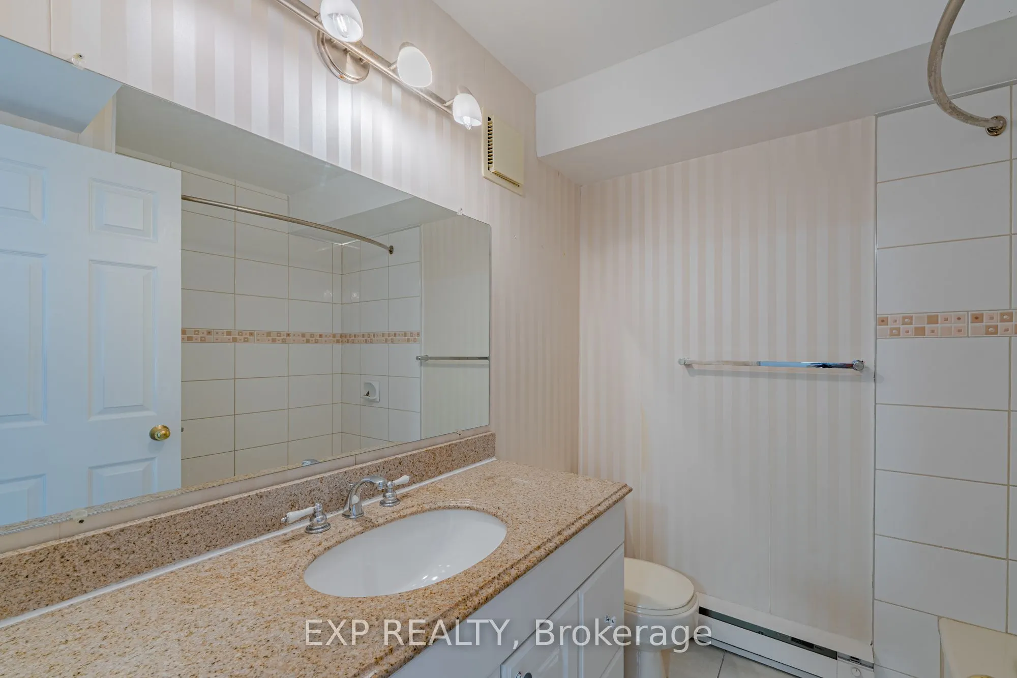 208 STRATAS Court, #208