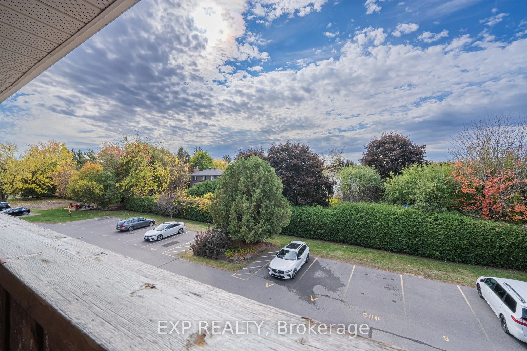 208 STRATAS Court, #208