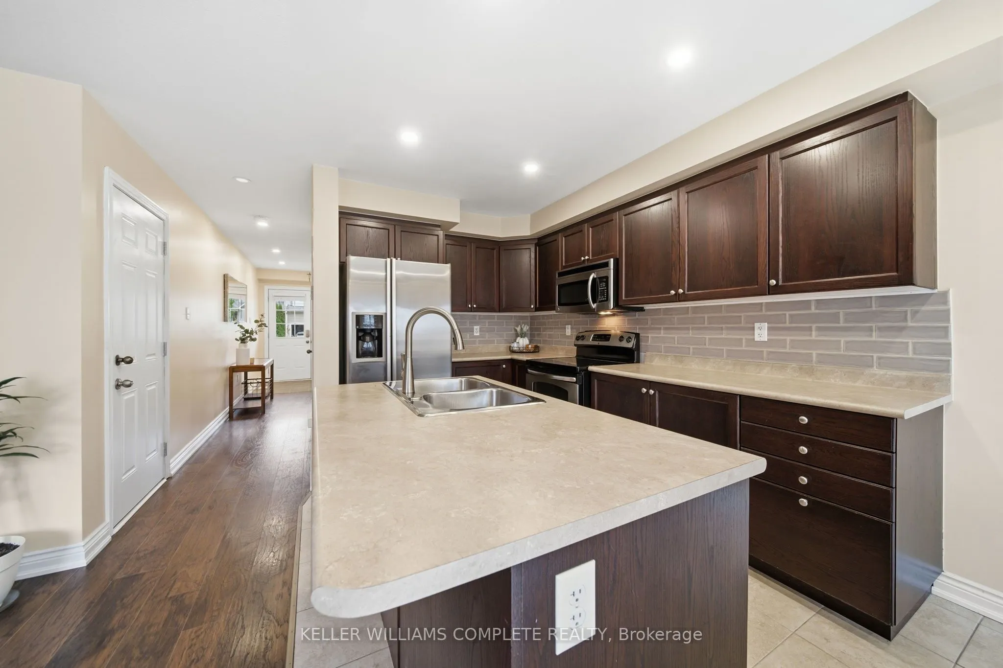 31 GOWLAND Drive