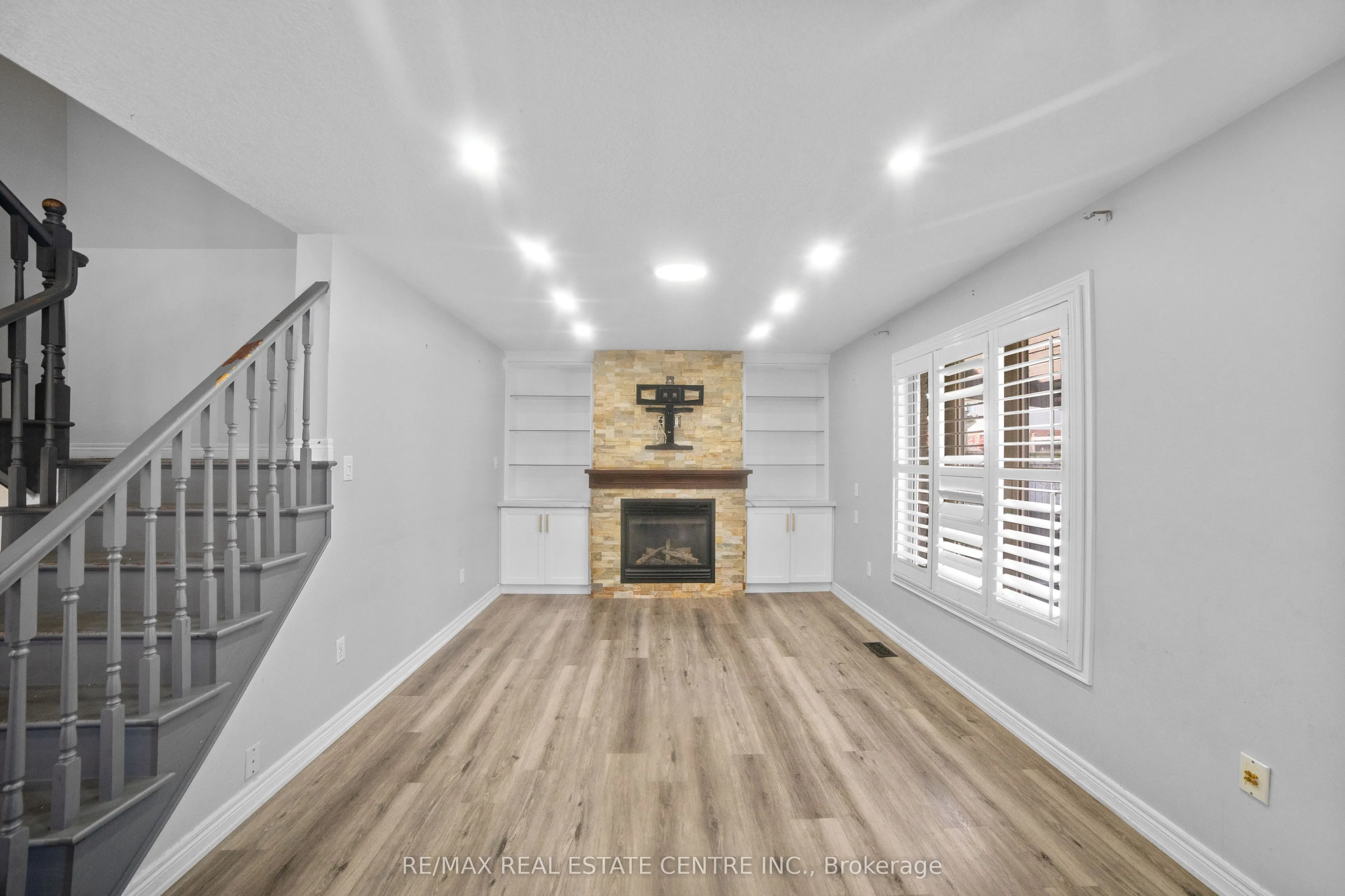 170 Southbrook Drive W