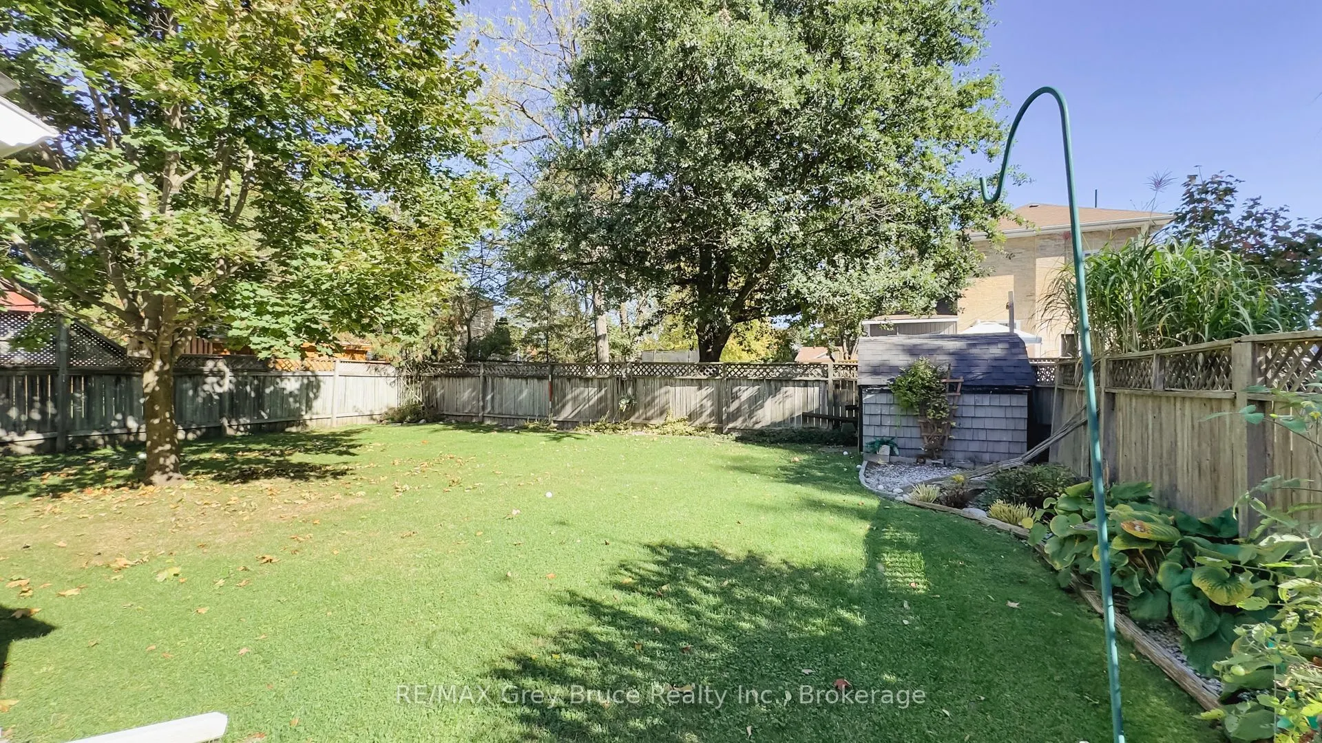 173 5th Avenue W
