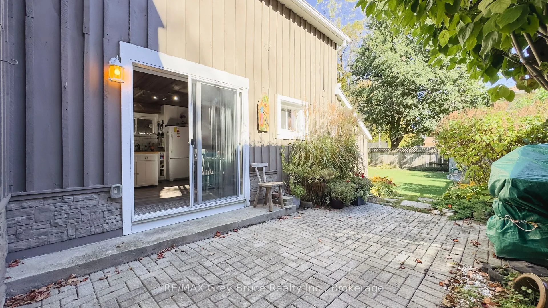 173 5th Avenue W