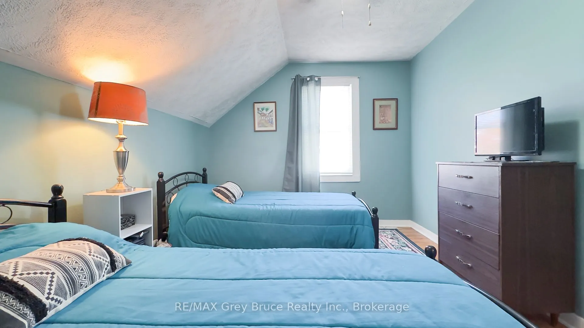 173 5th Avenue W