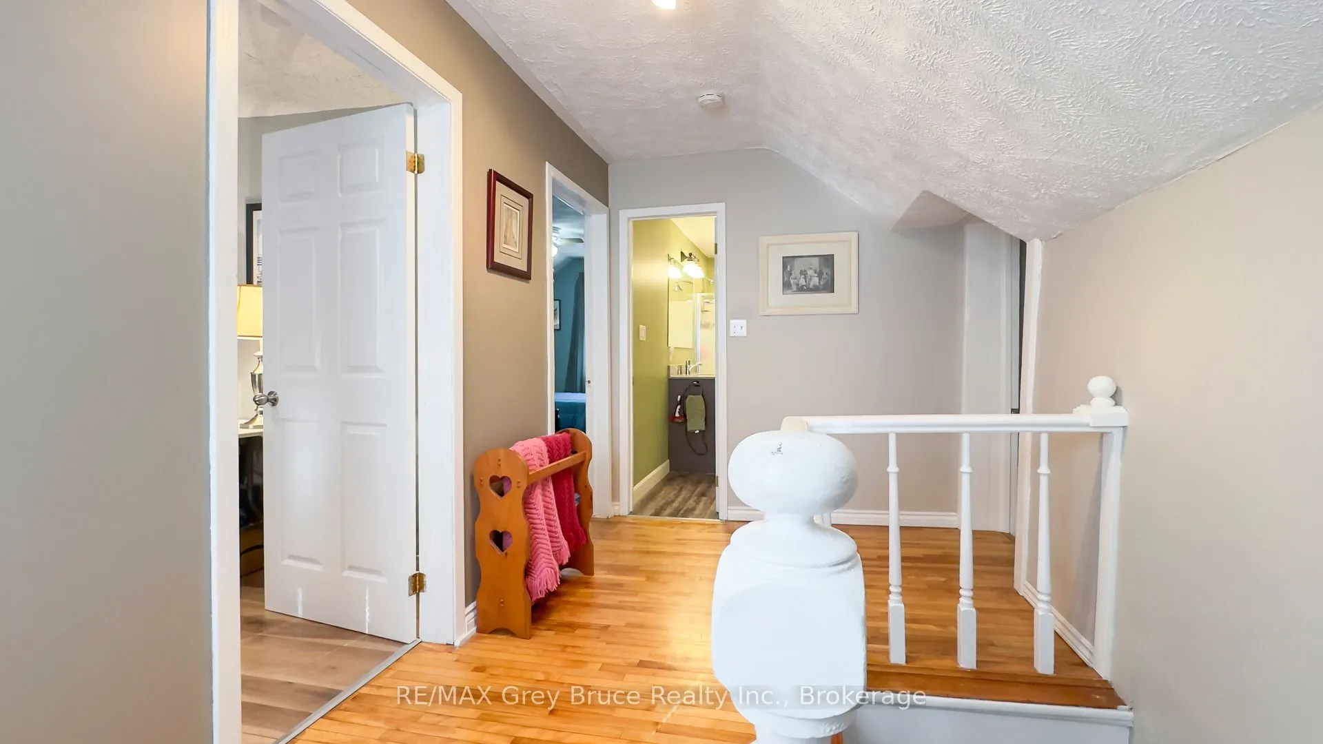 173 5th Avenue W
