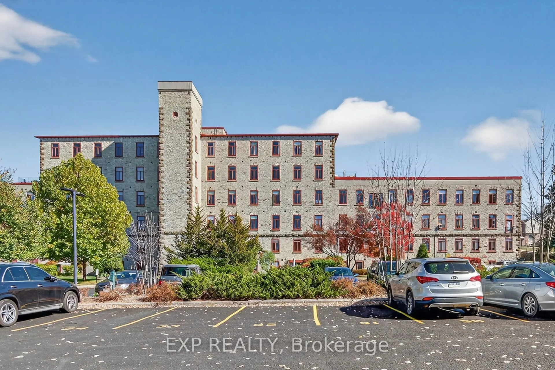 1 Rosamond Street E, #302