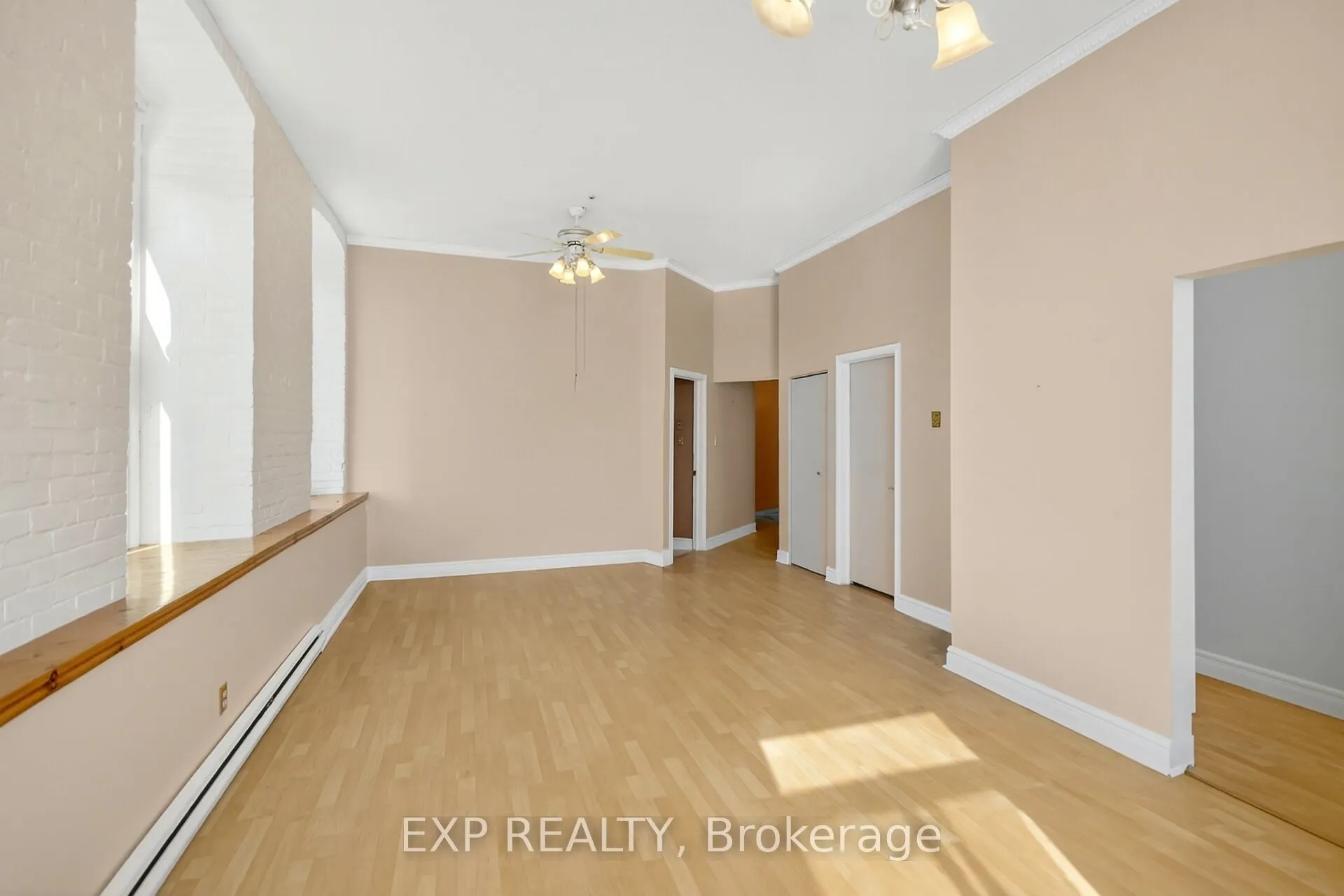 1 Rosamond Street E, #302