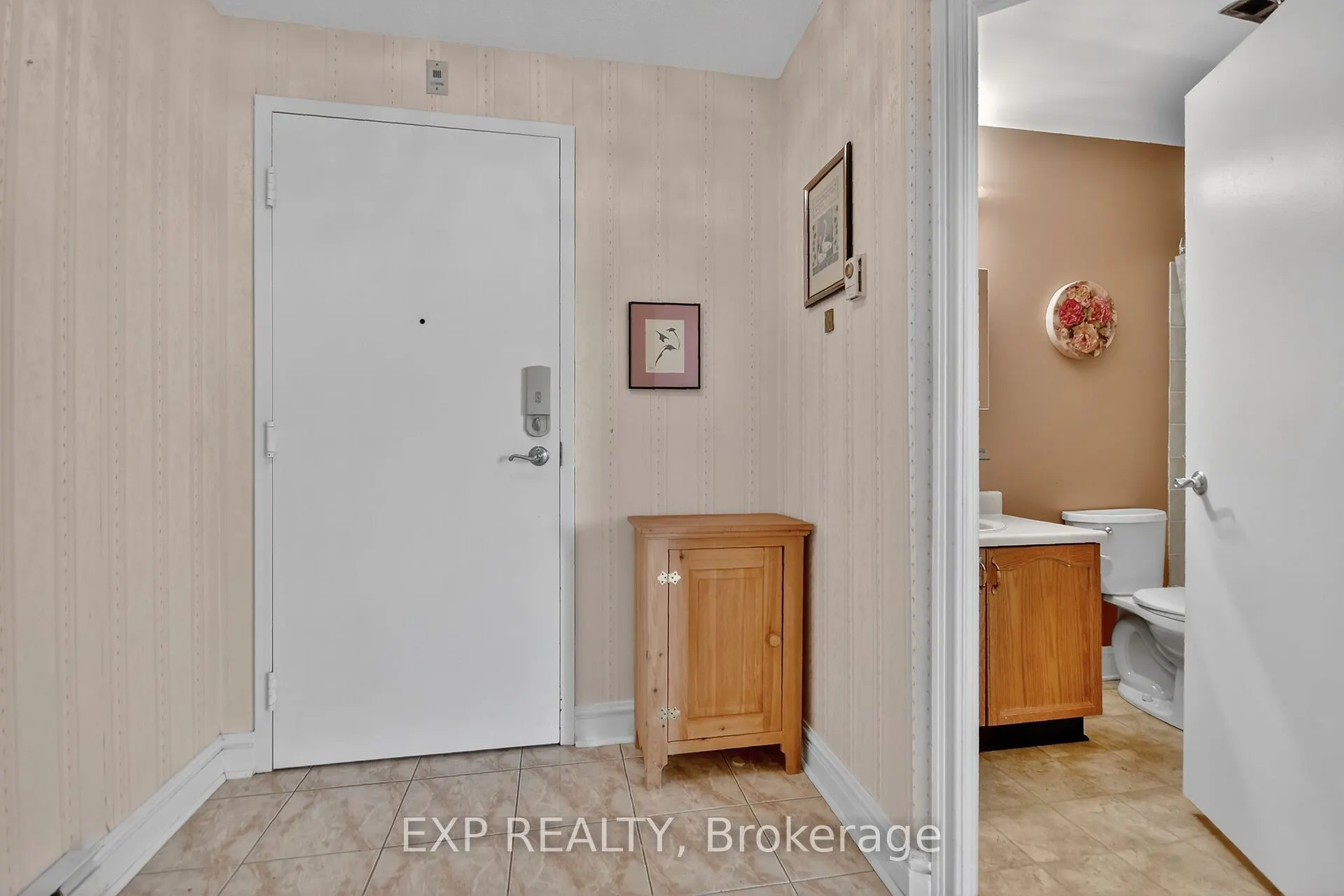 1 Rosamond Street E, #302