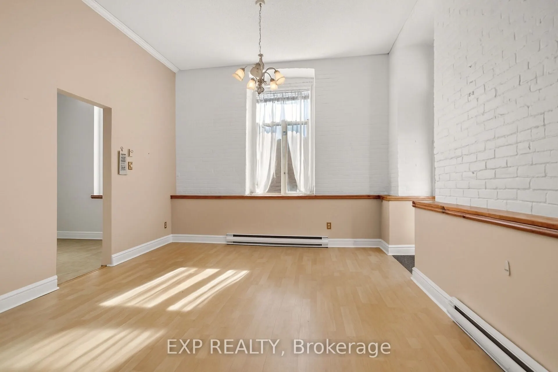 1 Rosamond Street E, #302