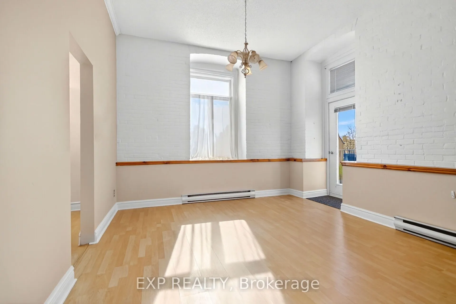 1 Rosamond Street E, #302