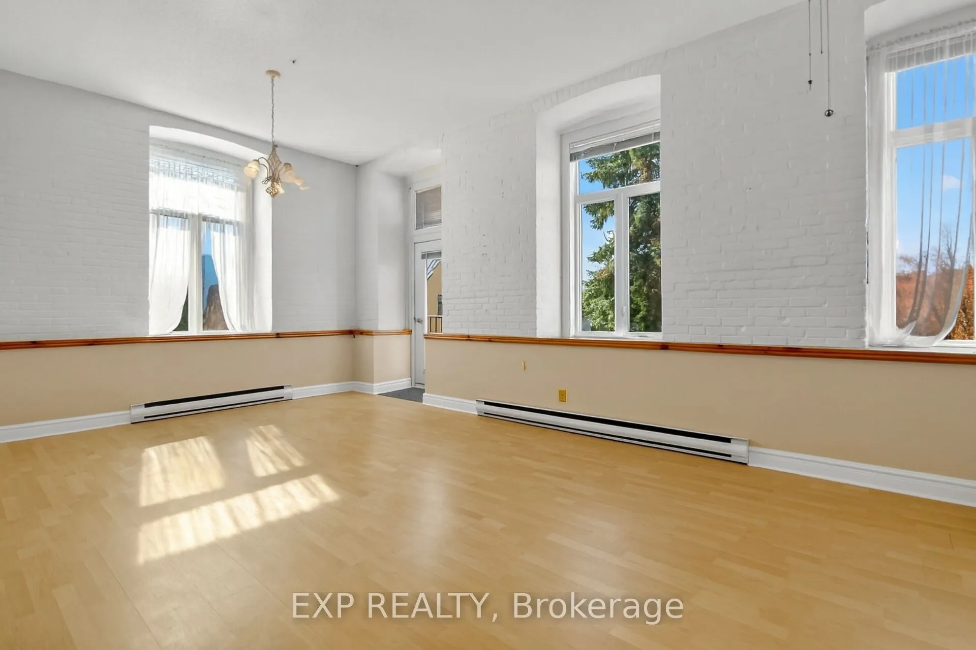 1 Rosamond Street E, #302