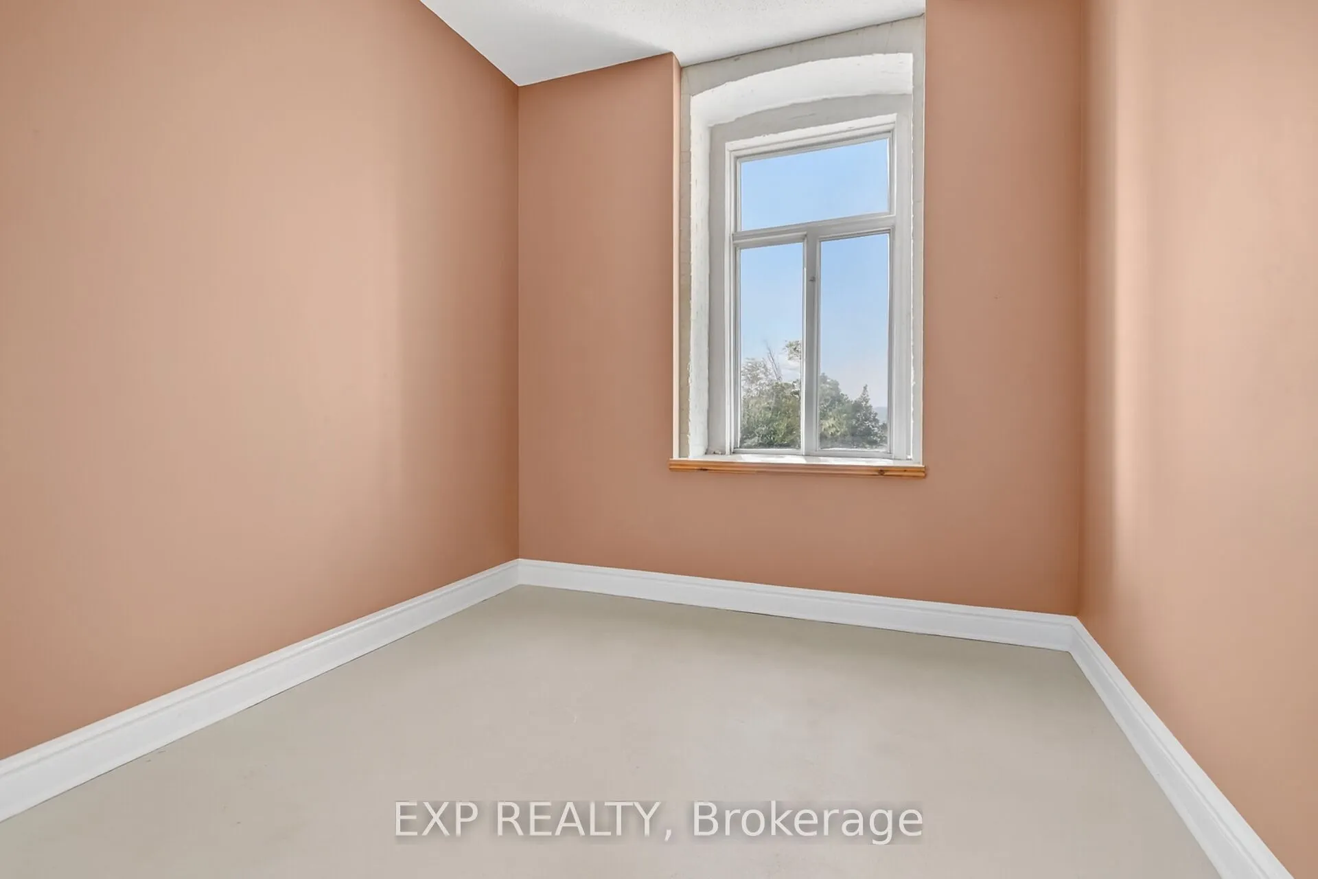1 Rosamond Street E, #302