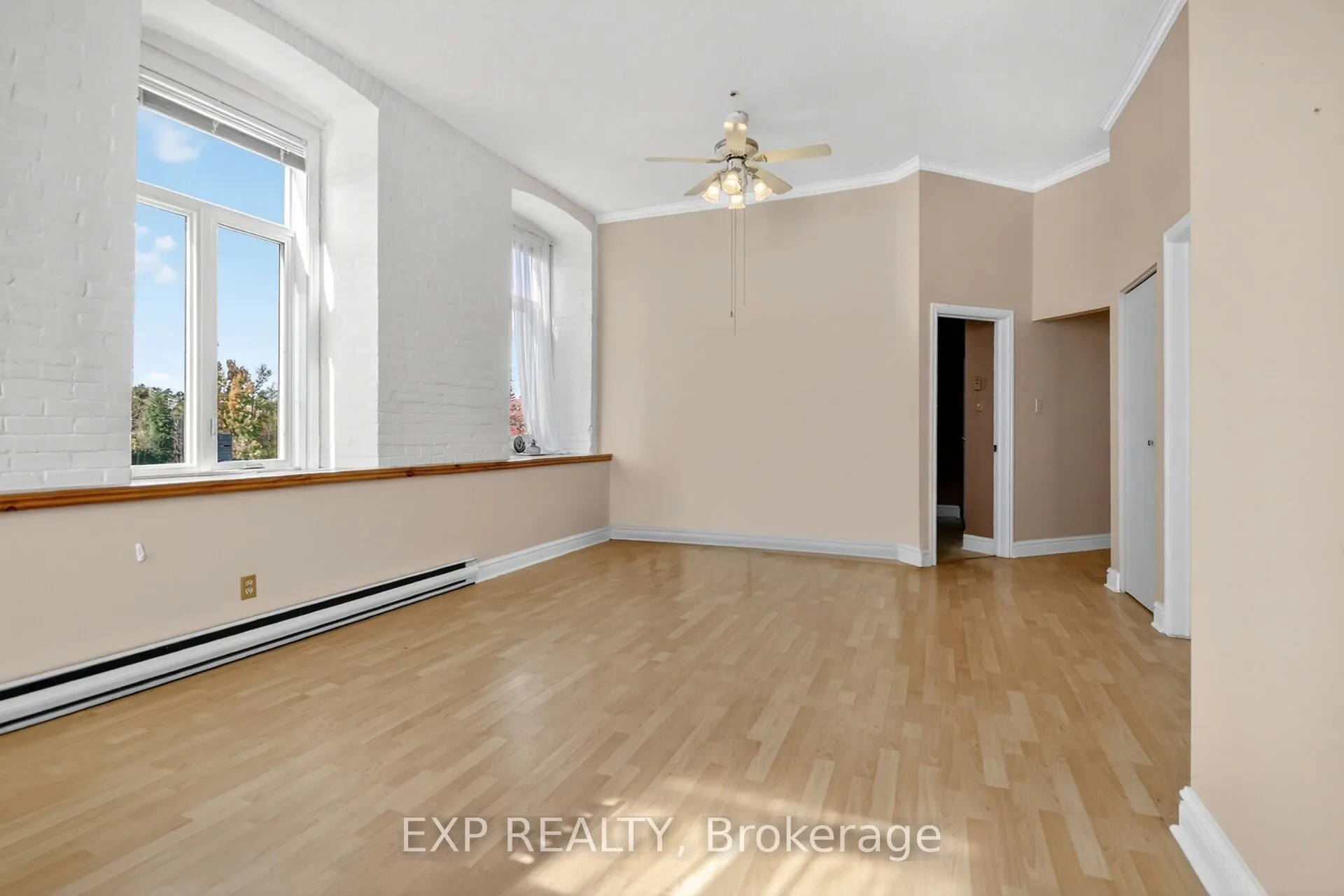1 Rosamond Street E, #302