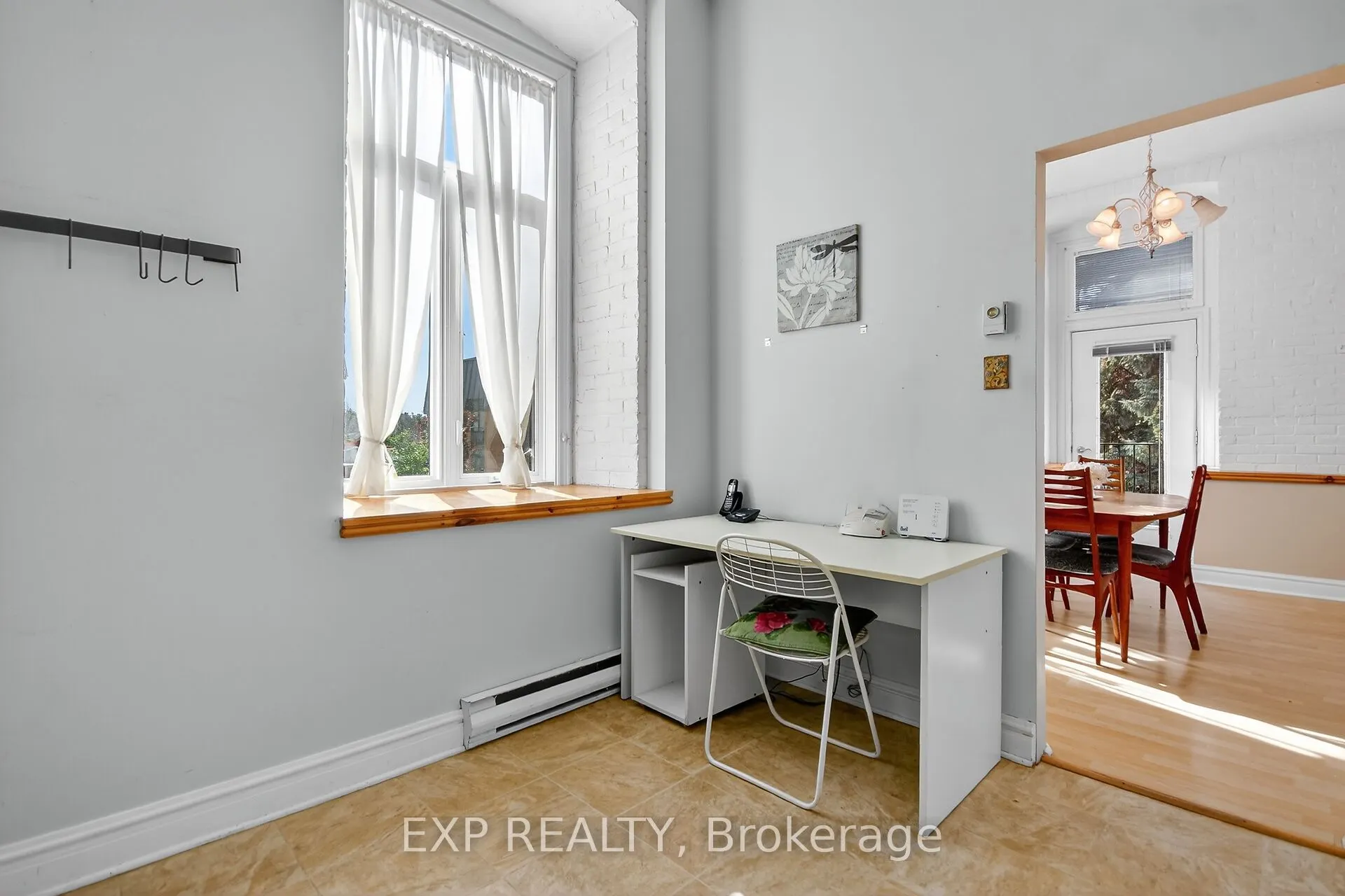 1 Rosamond Street E, #302