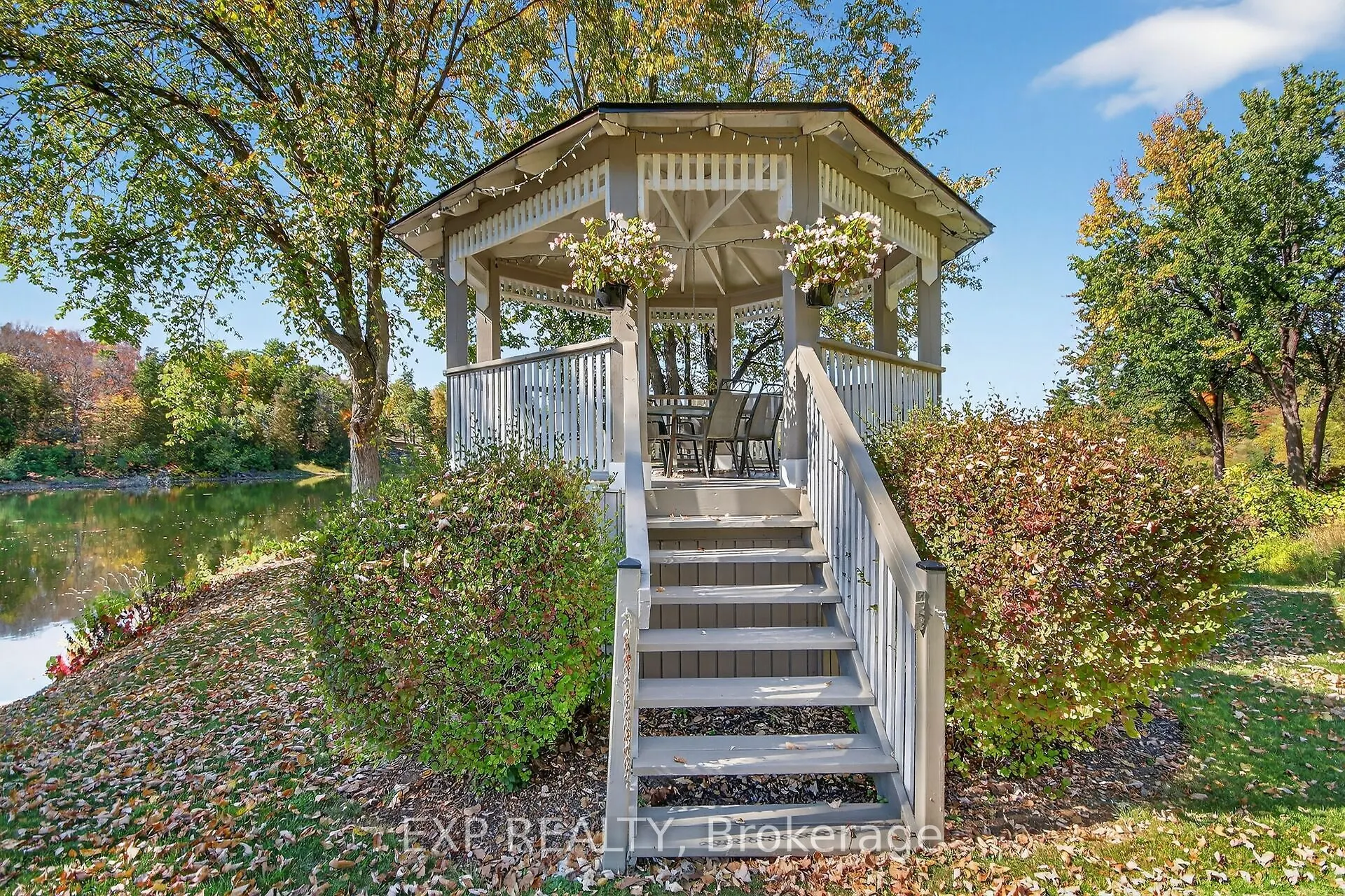 1 Rosamond Street E, #302