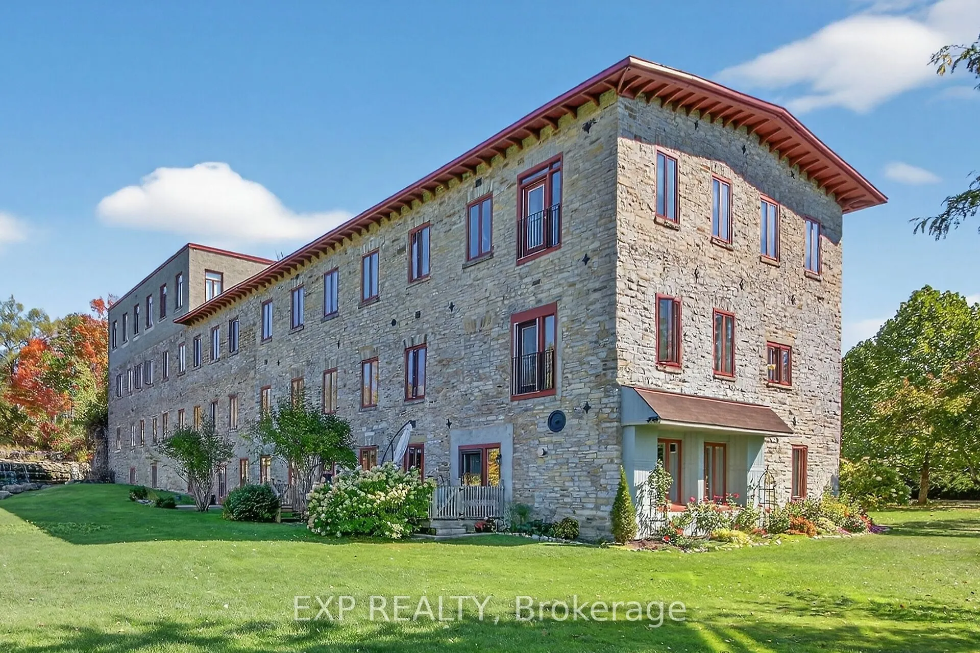 1 Rosamond Street E, #302