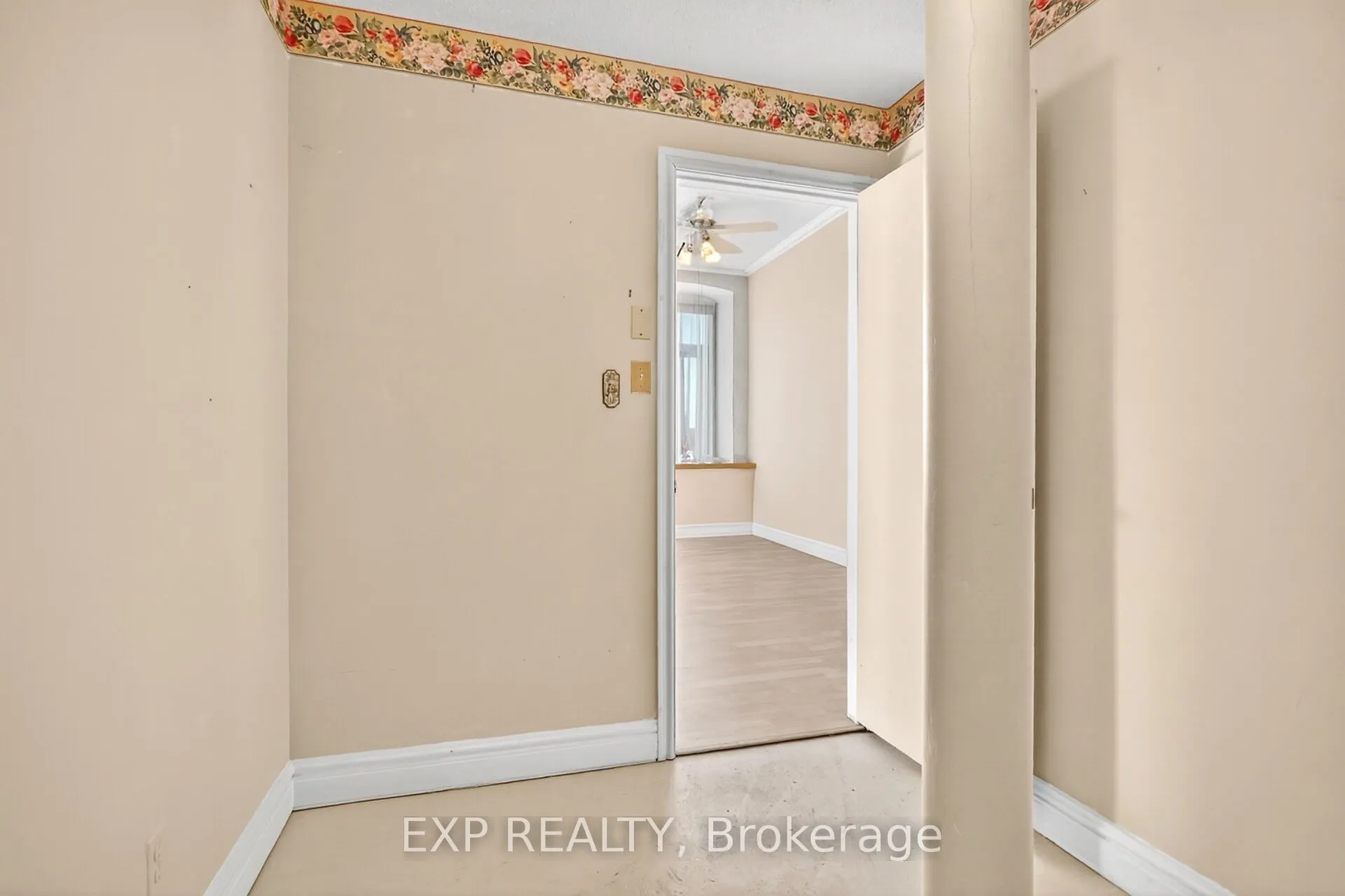 1 Rosamond Street E, #302