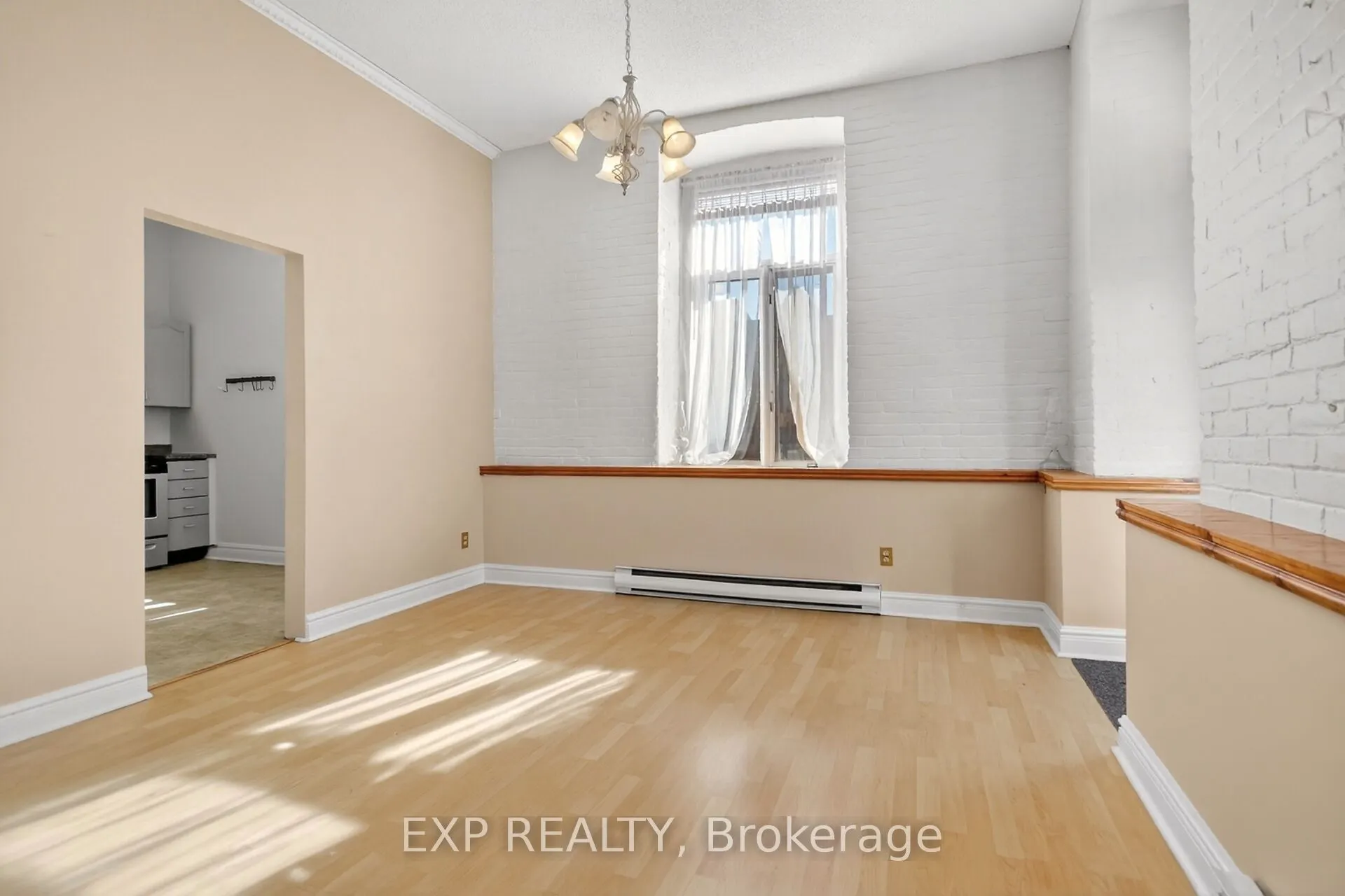 1 Rosamond Street E, #302