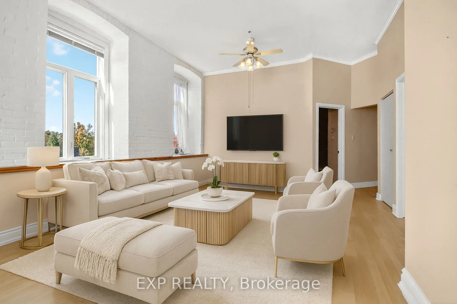 1 Rosamond Street E, #302