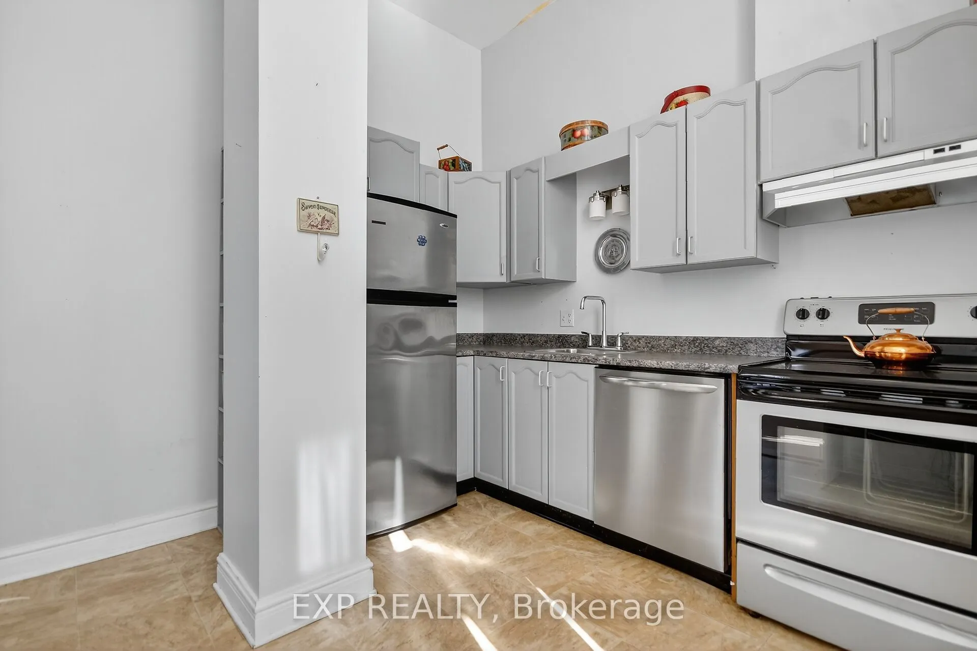 1 Rosamond Street E, #302