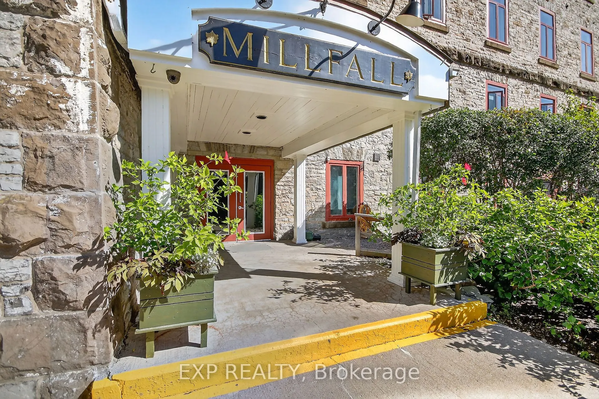 1 Rosamond Street E, #302