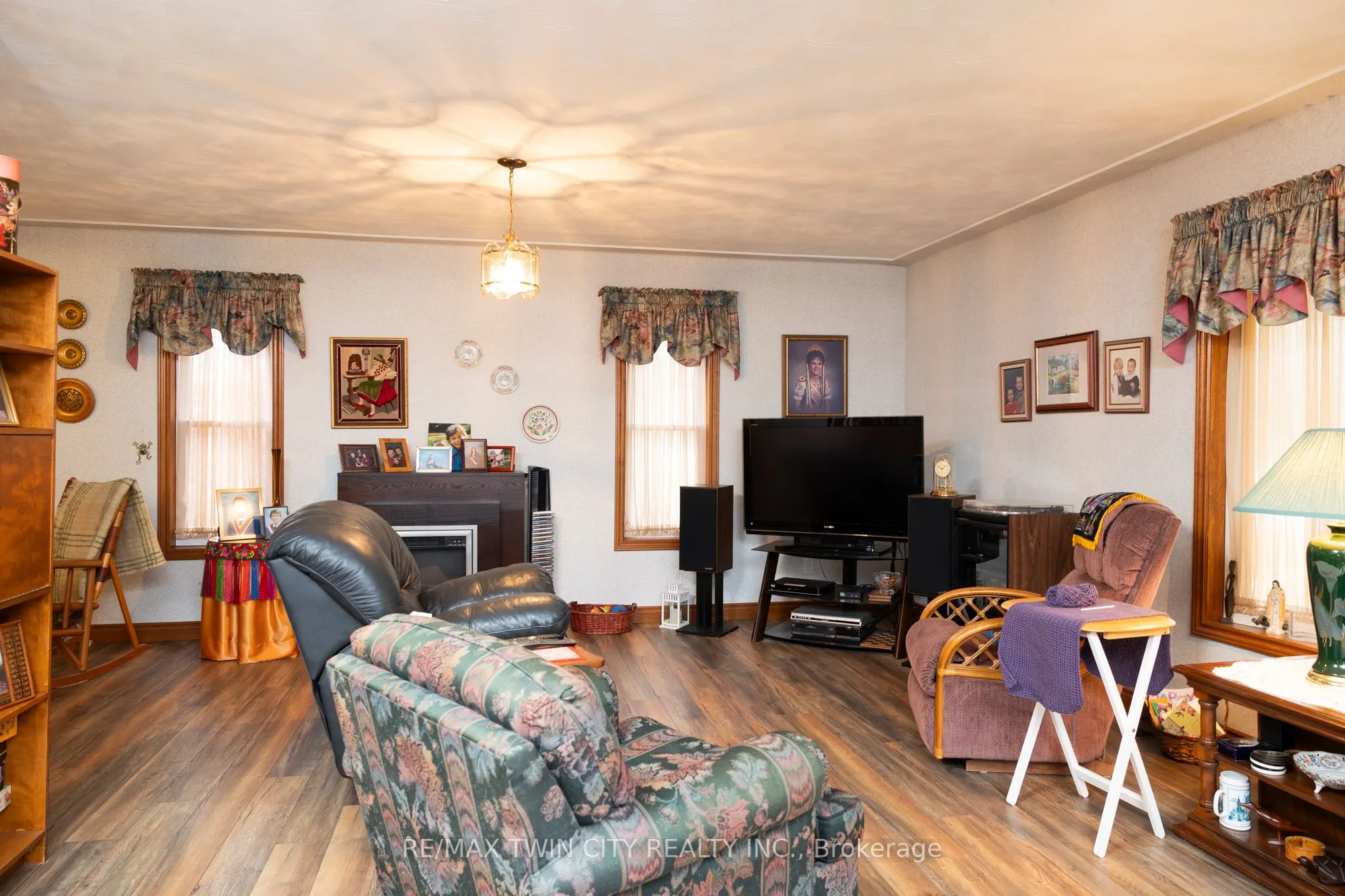 331 MIDDLE TOWNLINE Road