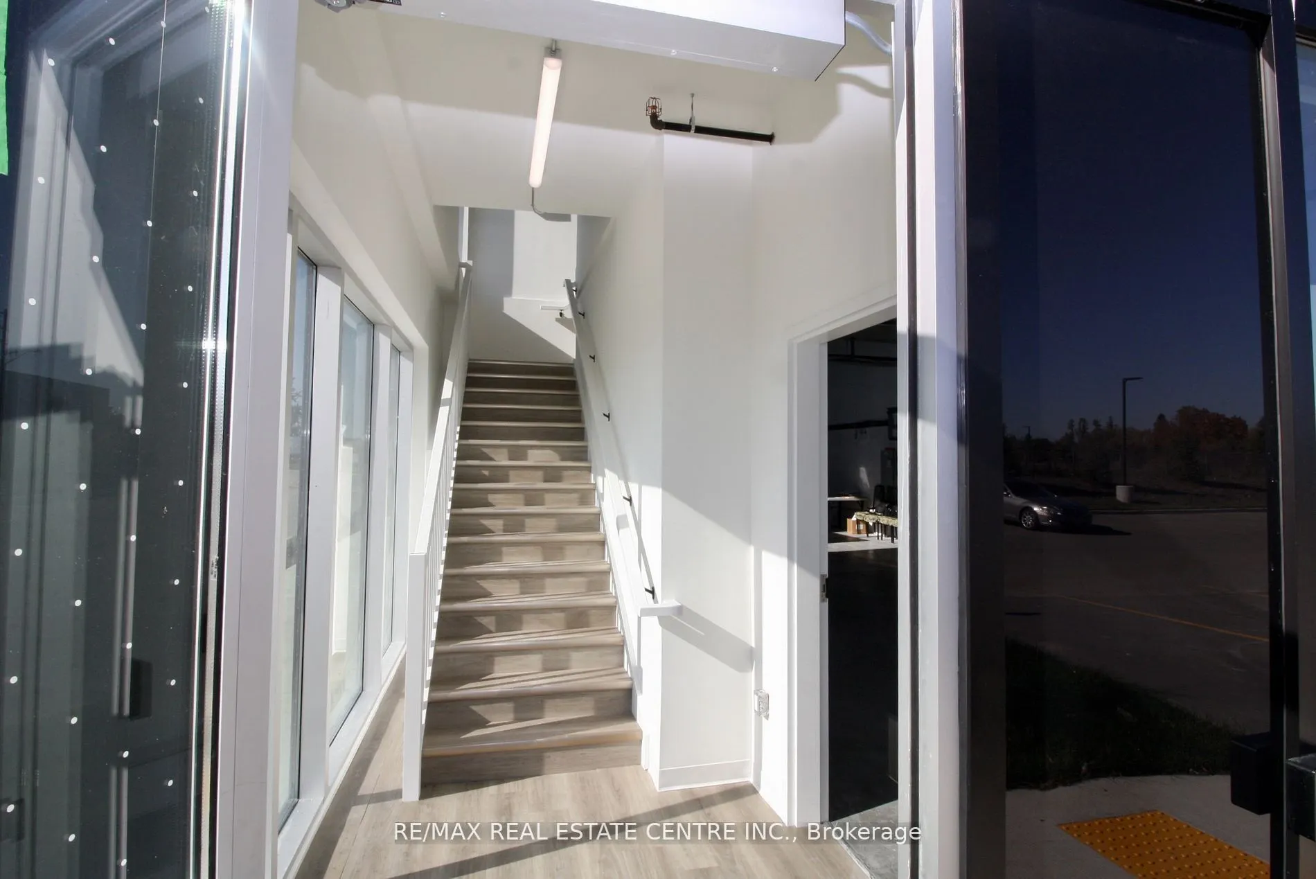 587 Hanlon Creek Boulevard, #16