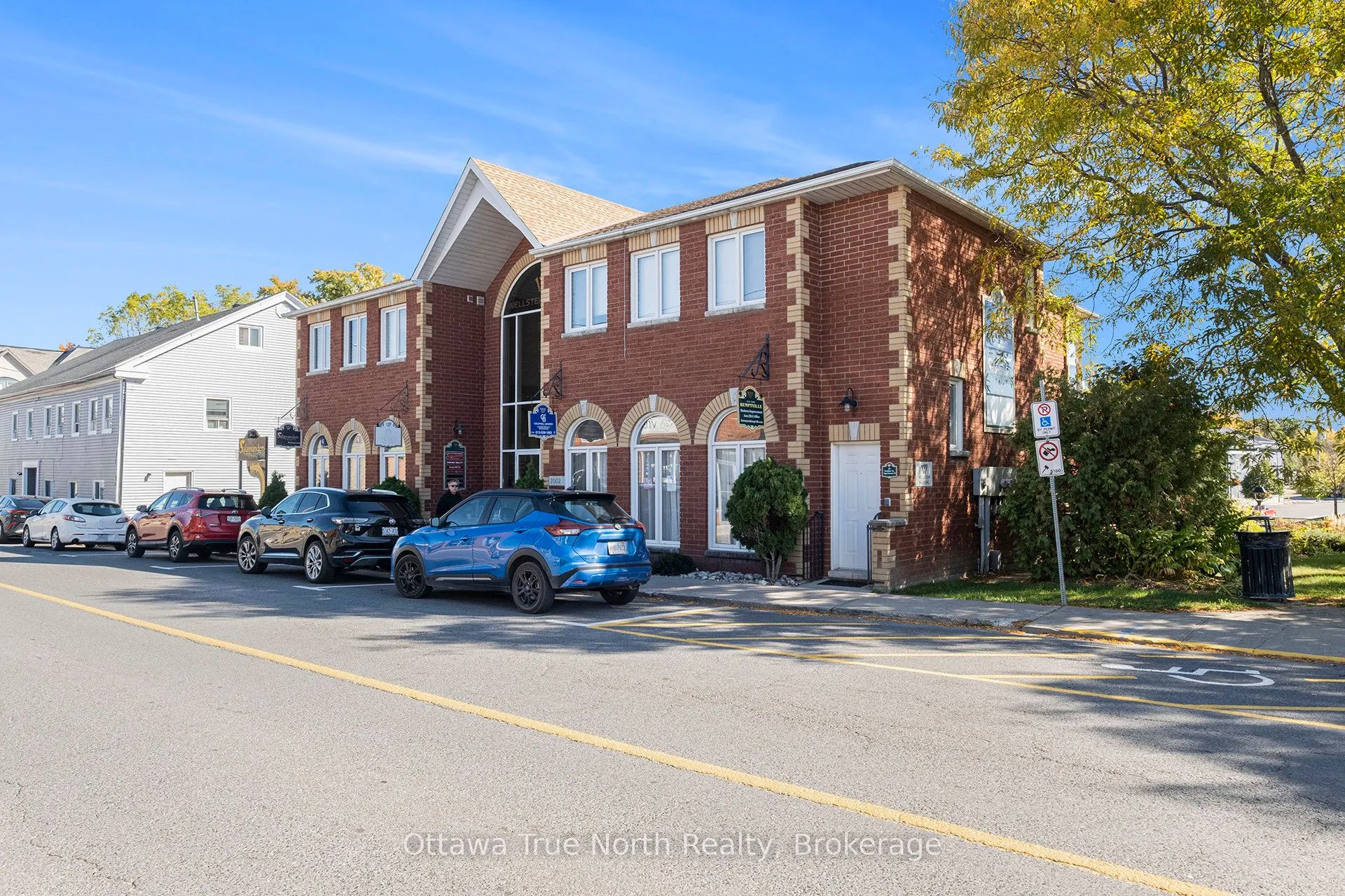 28 Clothier Street E