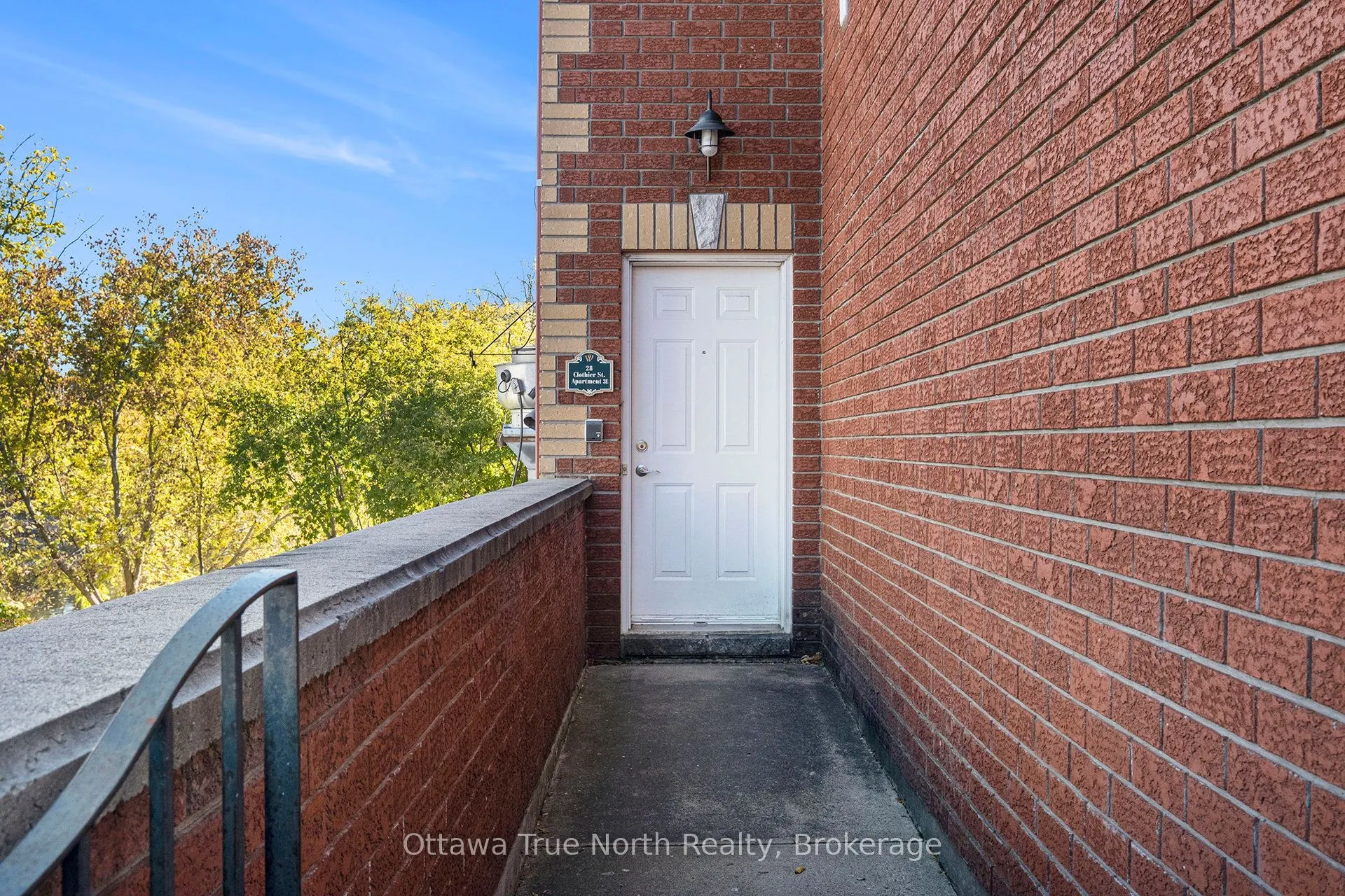 28 Clothier Street E